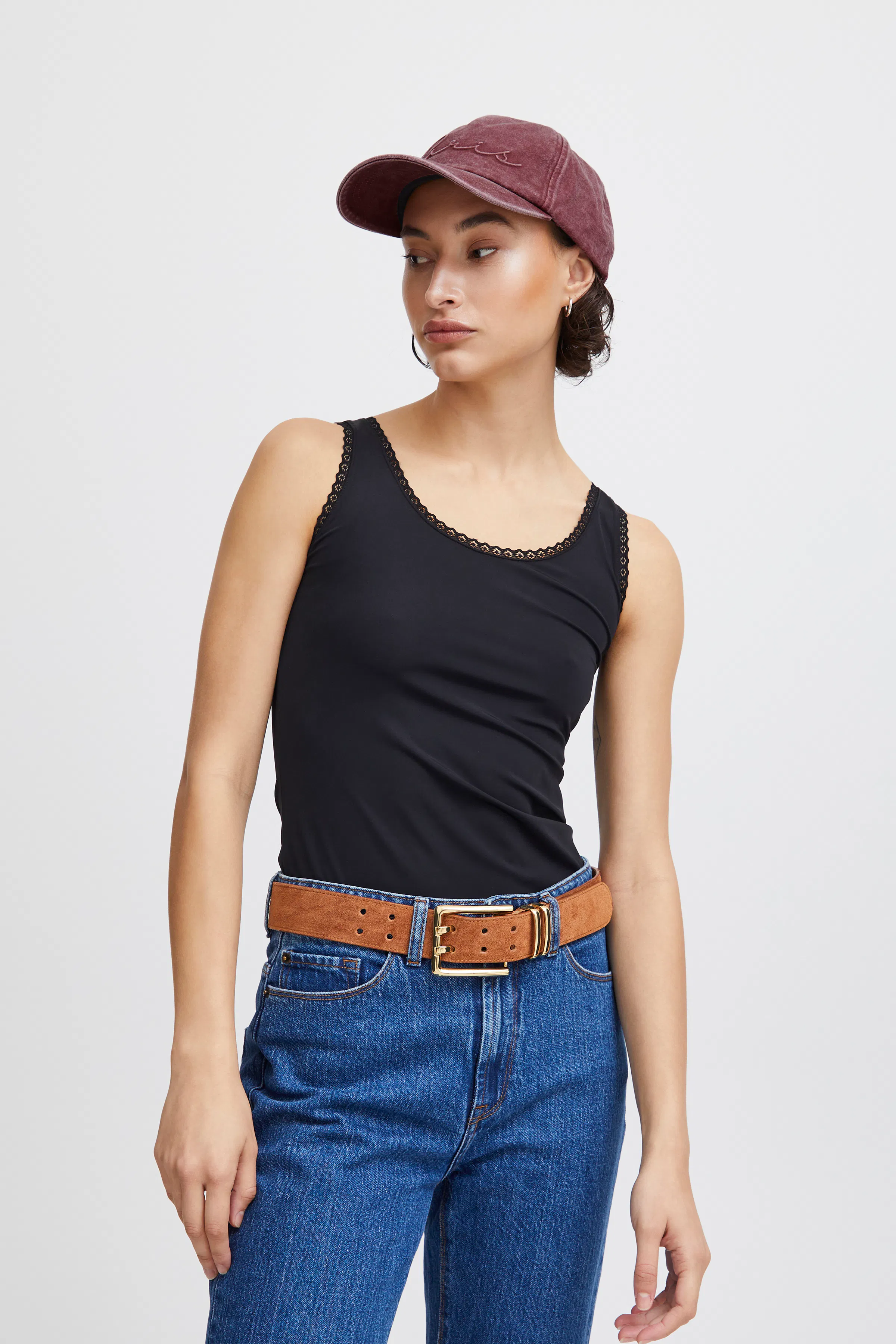 IAPARIS Caps LOOKBOOK FRONT 20119782-191627