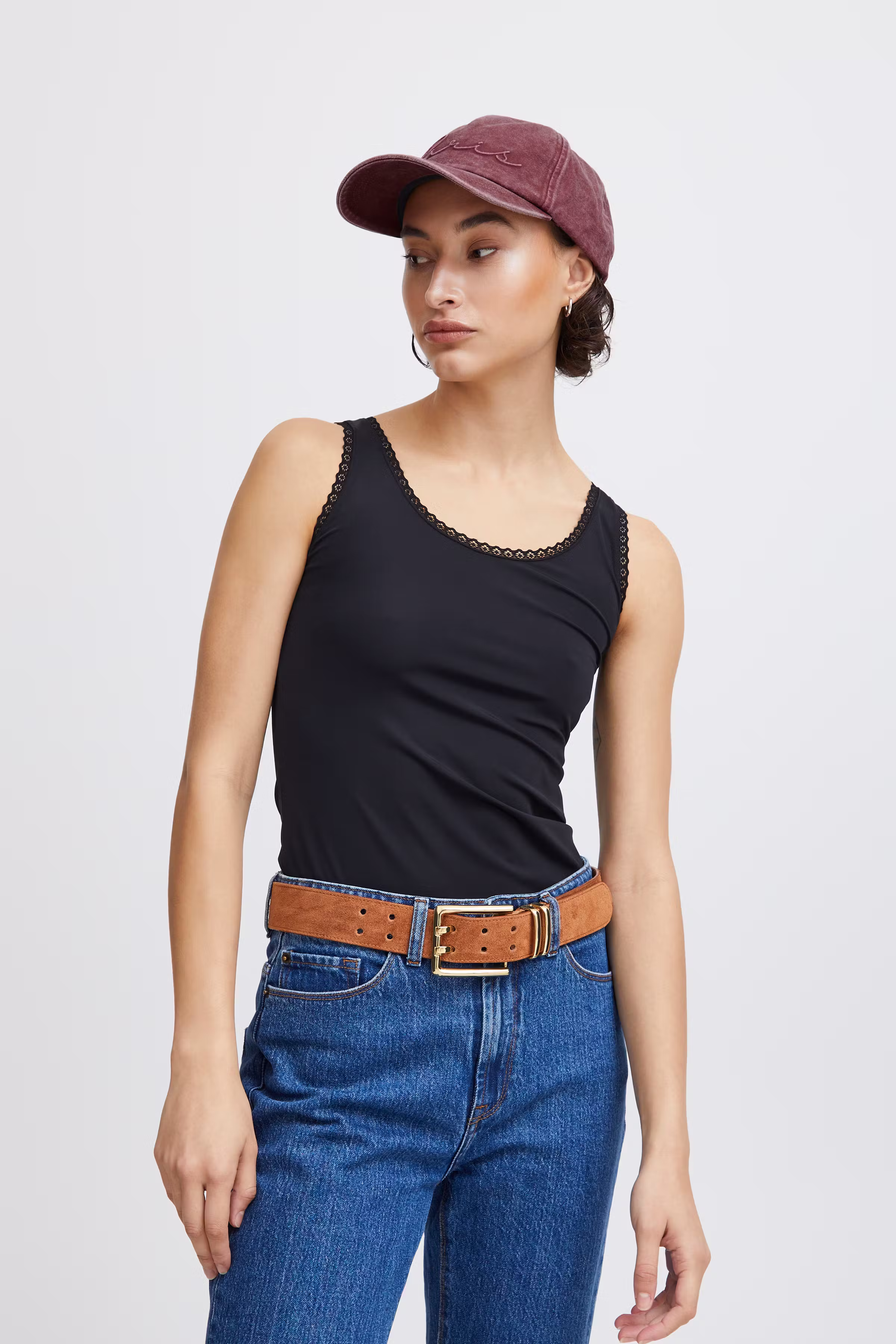 IAPARIS Caps LOOKBOOK FRONT 20119782-191627