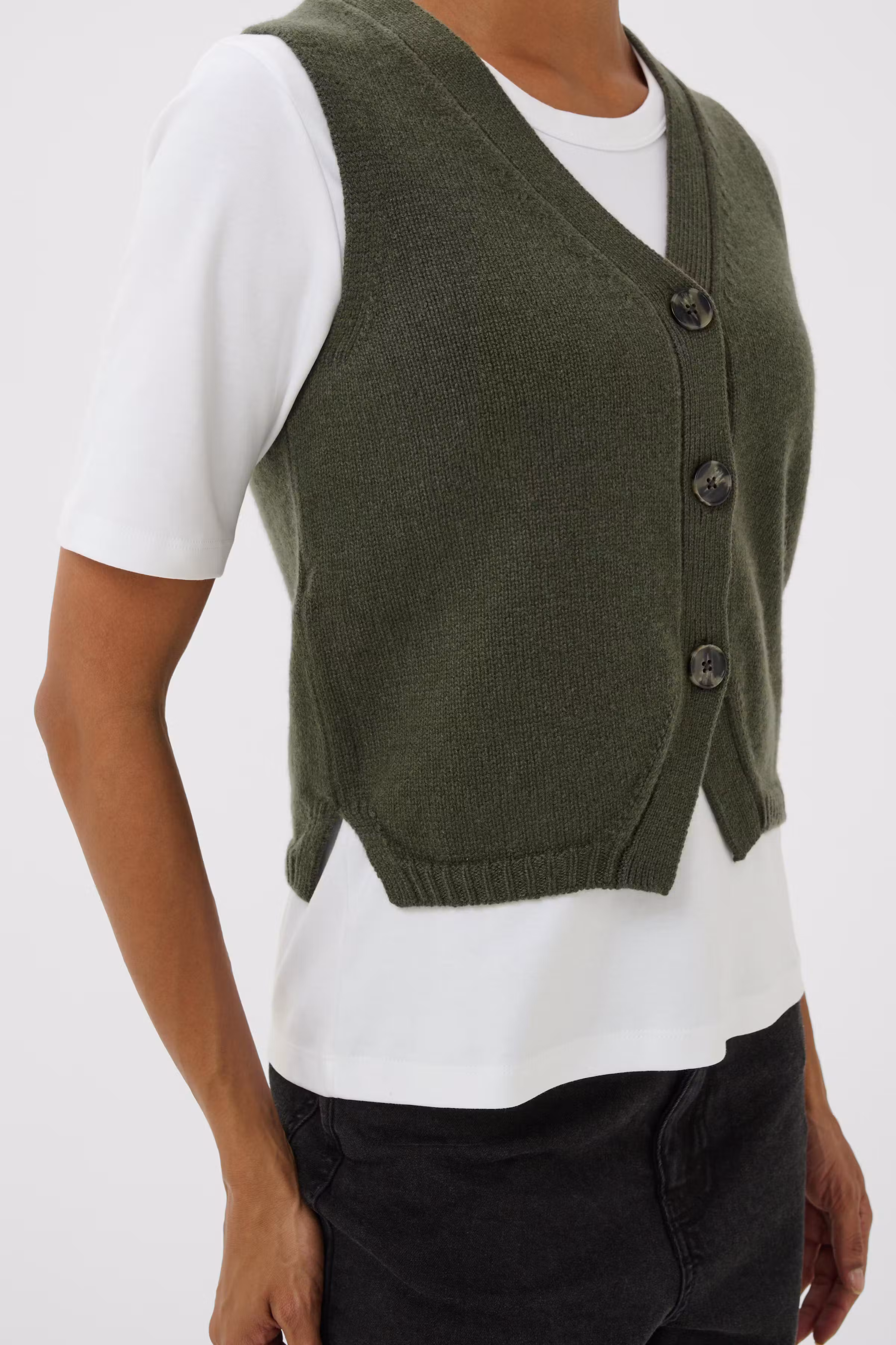 SylvaPW Vest LOOKBOOK DETAIL 30310052-190312