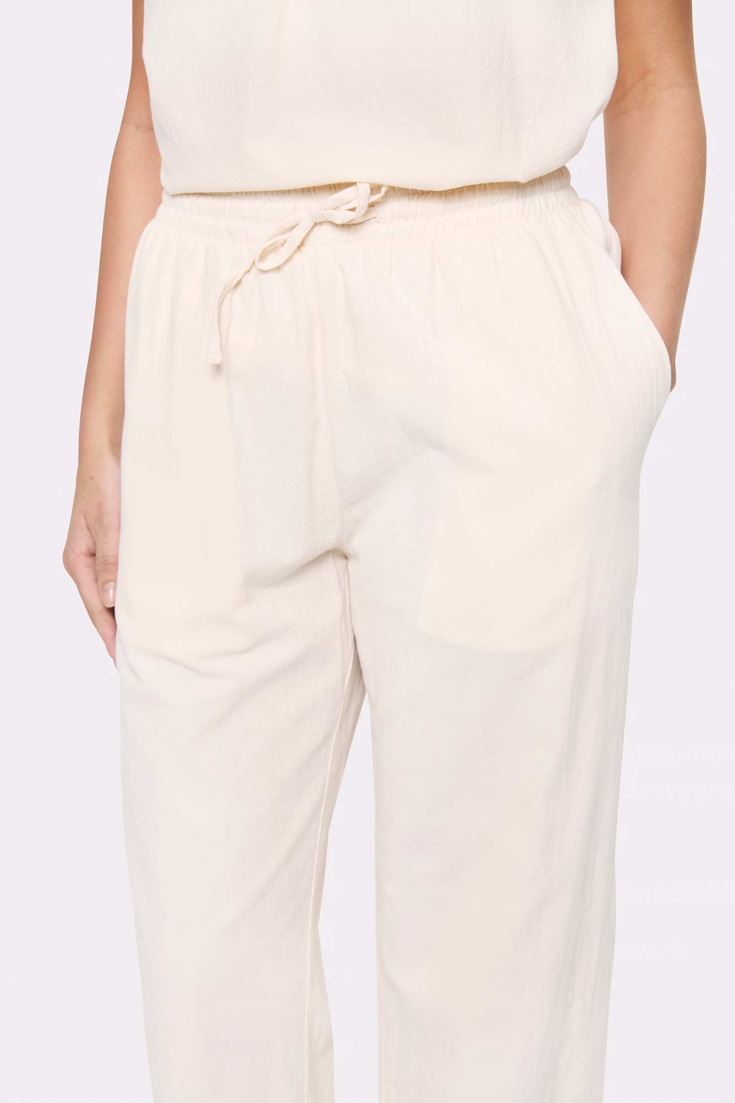 Zalinda Trousers LOOKBOOK DETAIL 30513816-110605