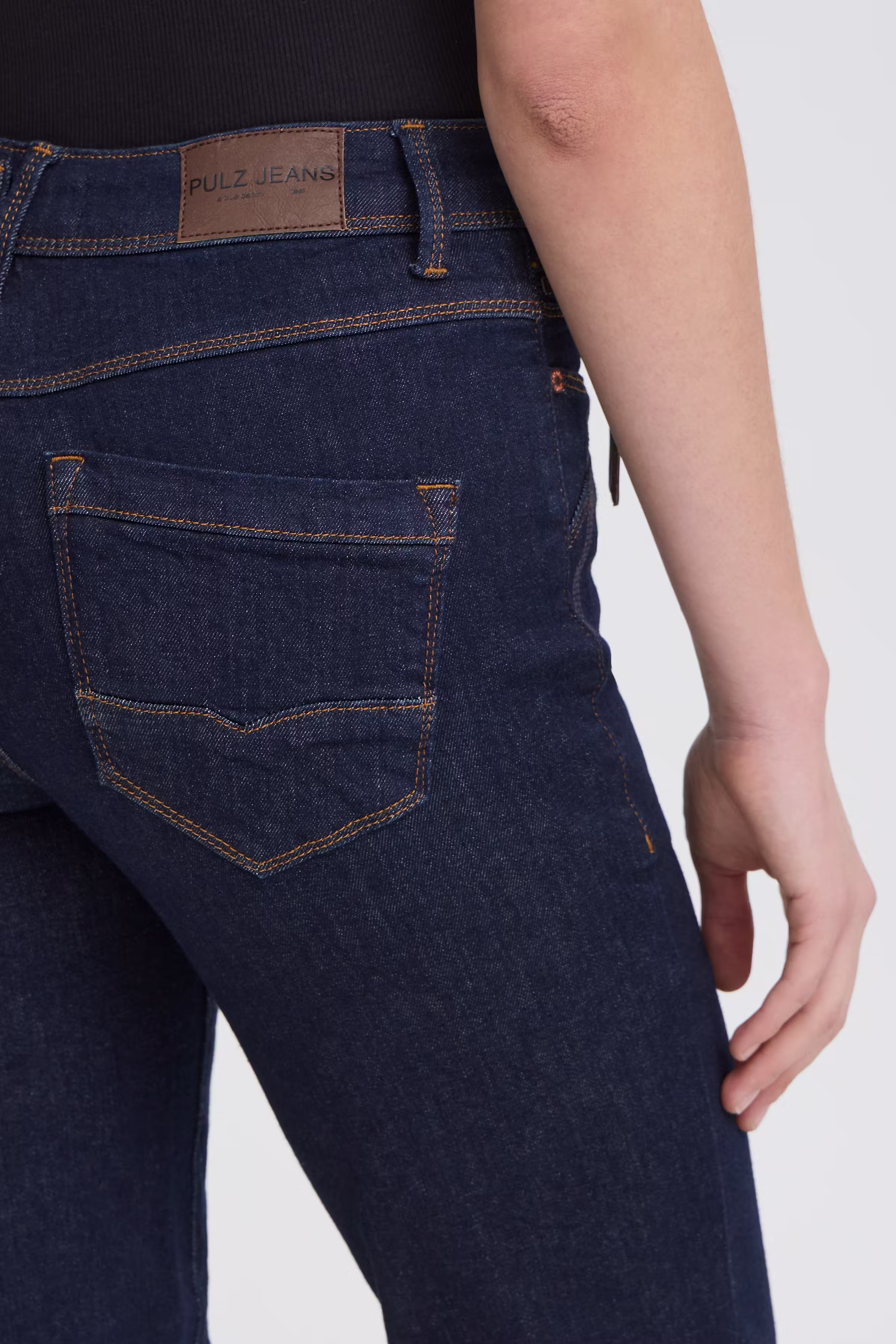 PZKAROLINA Jeans LOOKBOOK DETAIL 50210530-202124