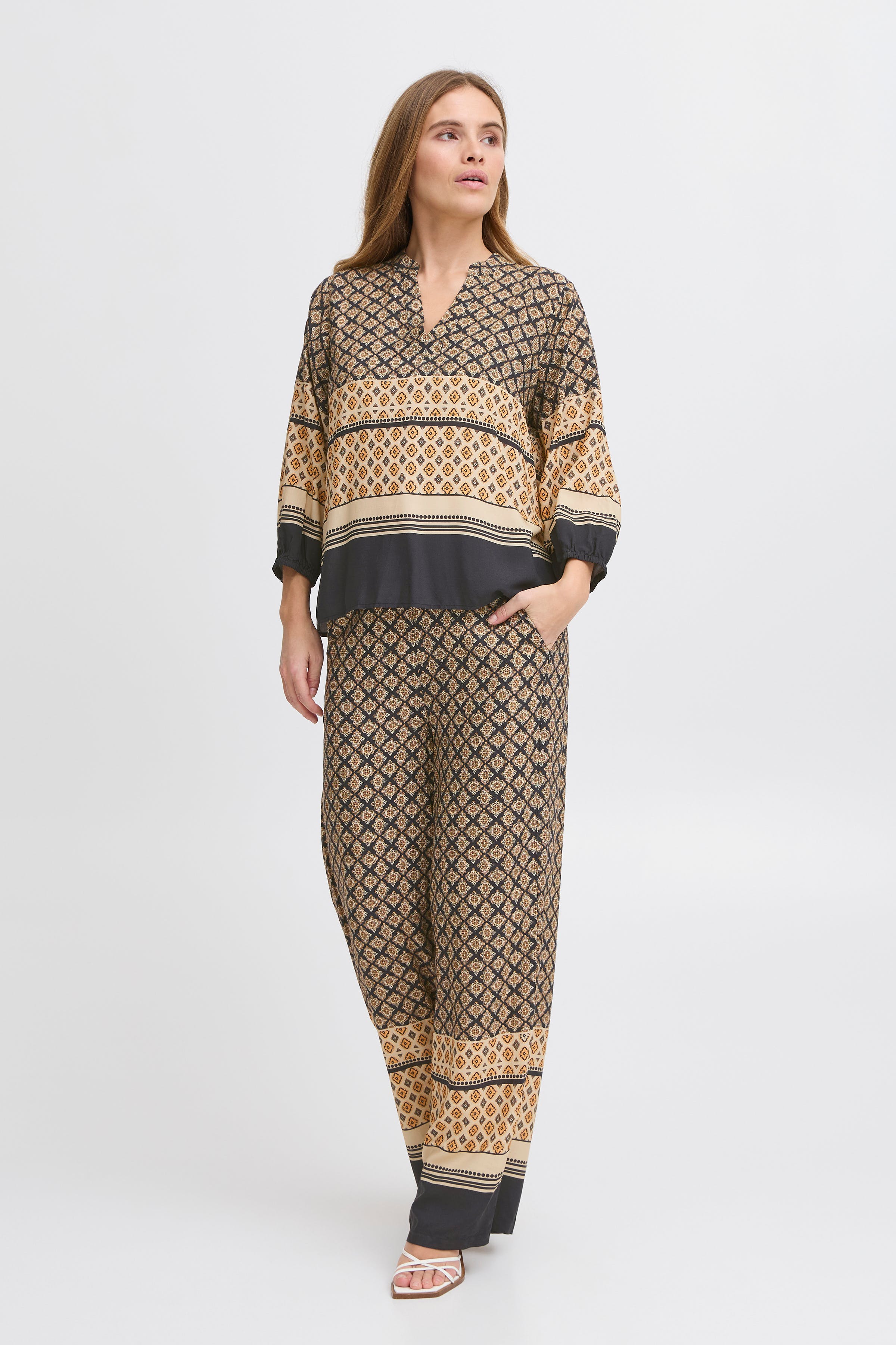 PZOLIVIA High Waist Straight Leg Broek LOOKBOOK FRONT 50208809-204511