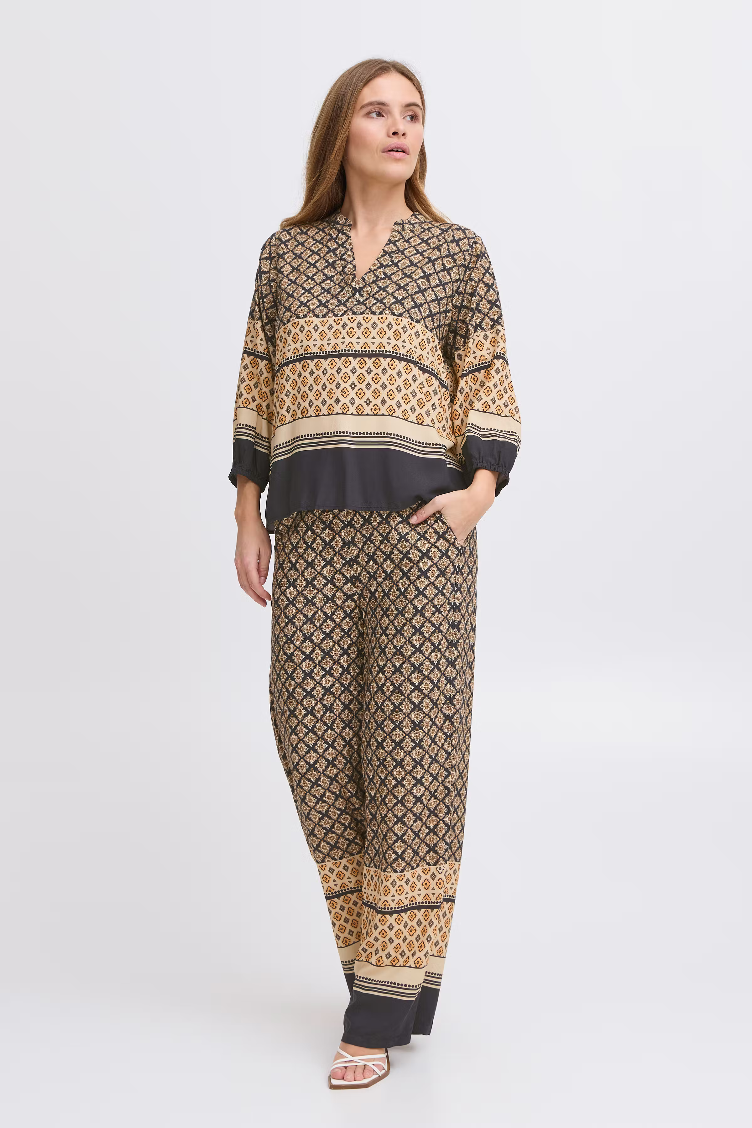 PZOLIVIA High Waist Straight Leg Bukser LOOKBOOK FRONT 50208809-204511