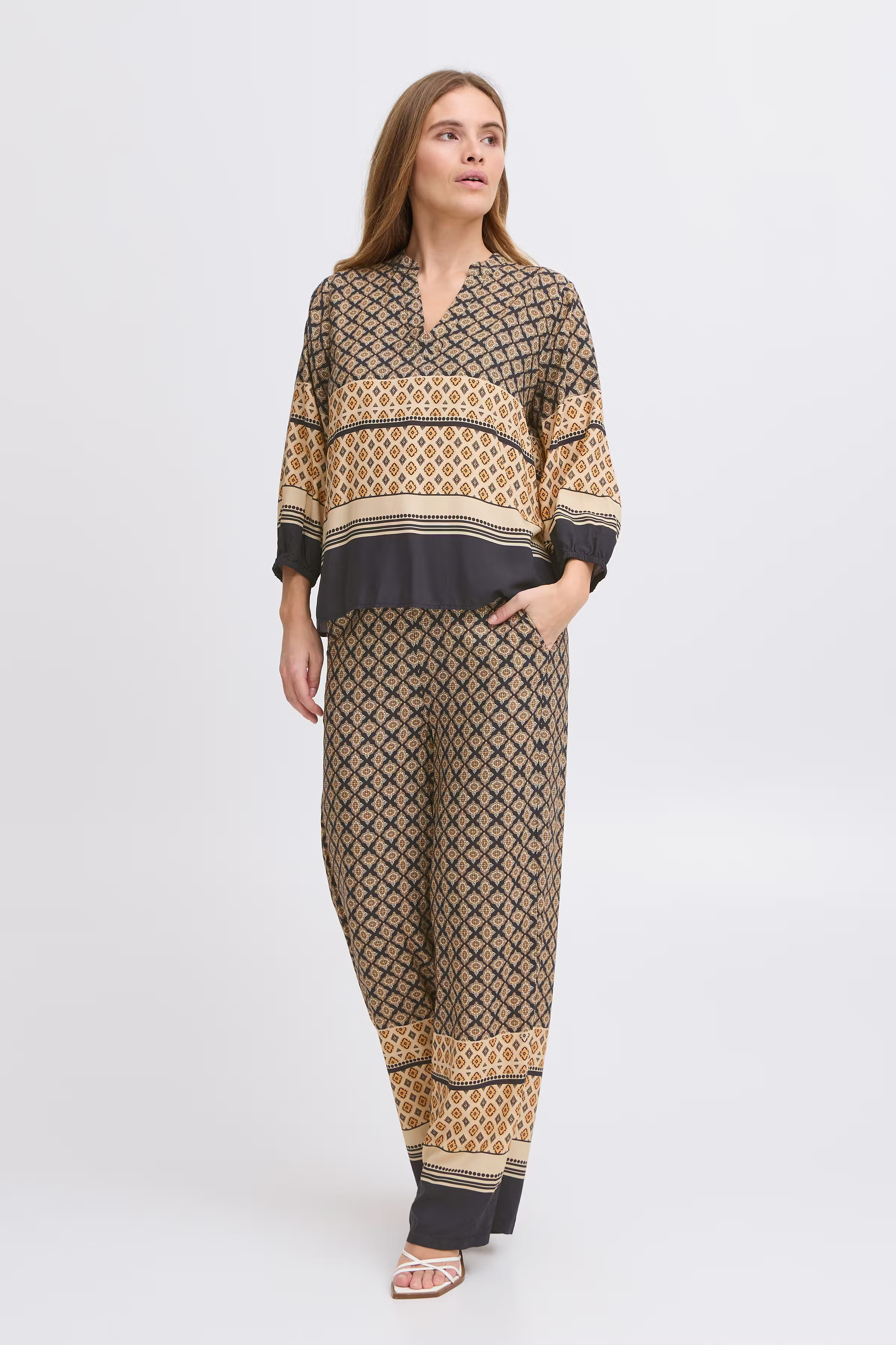 PZOLIVIA High Waist Straight Leg Bukser LOOKBOOK FRONT 50208809-204511