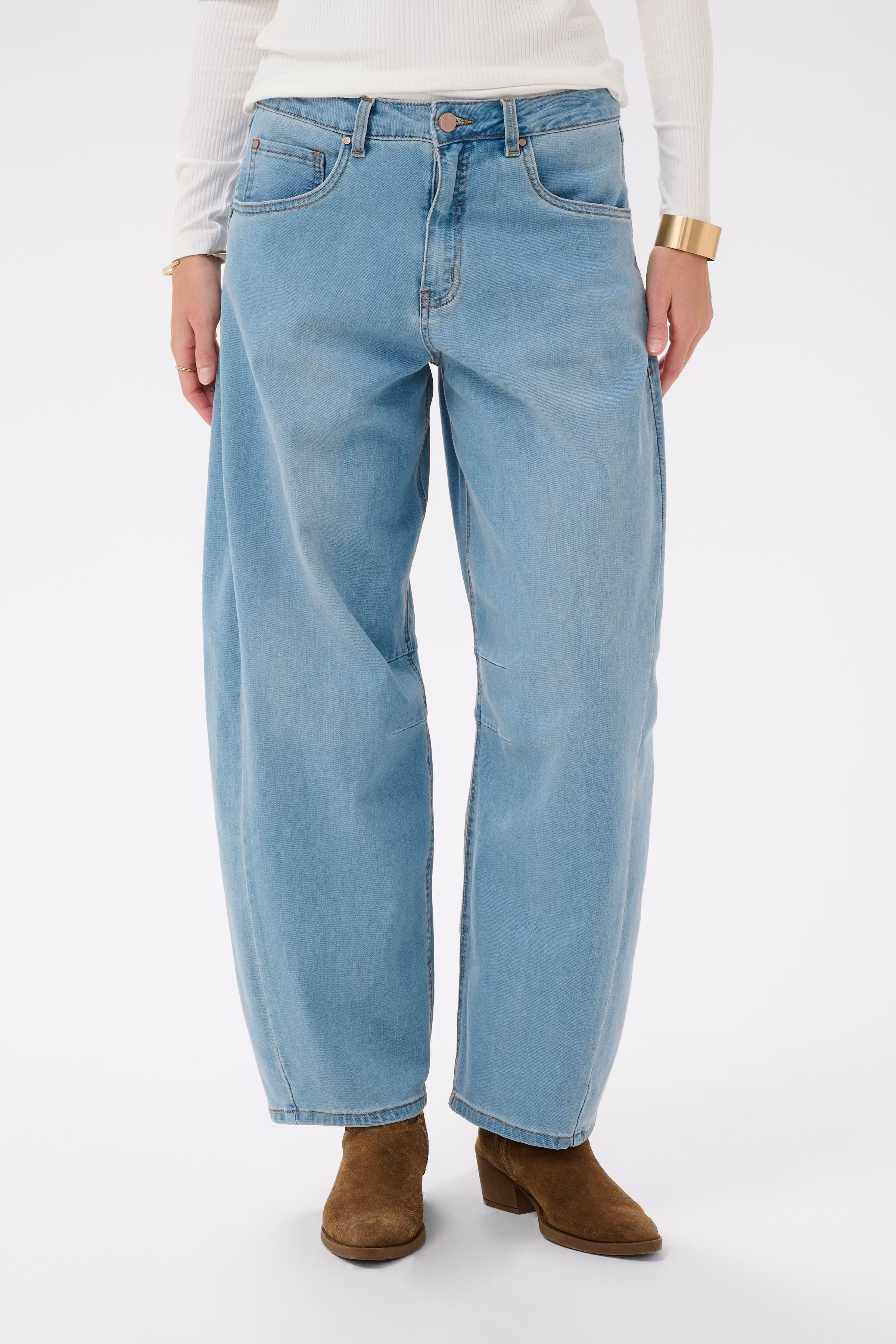 CRBahren Barrel Jeans LOOKBOOK FRONT 10614217-110026