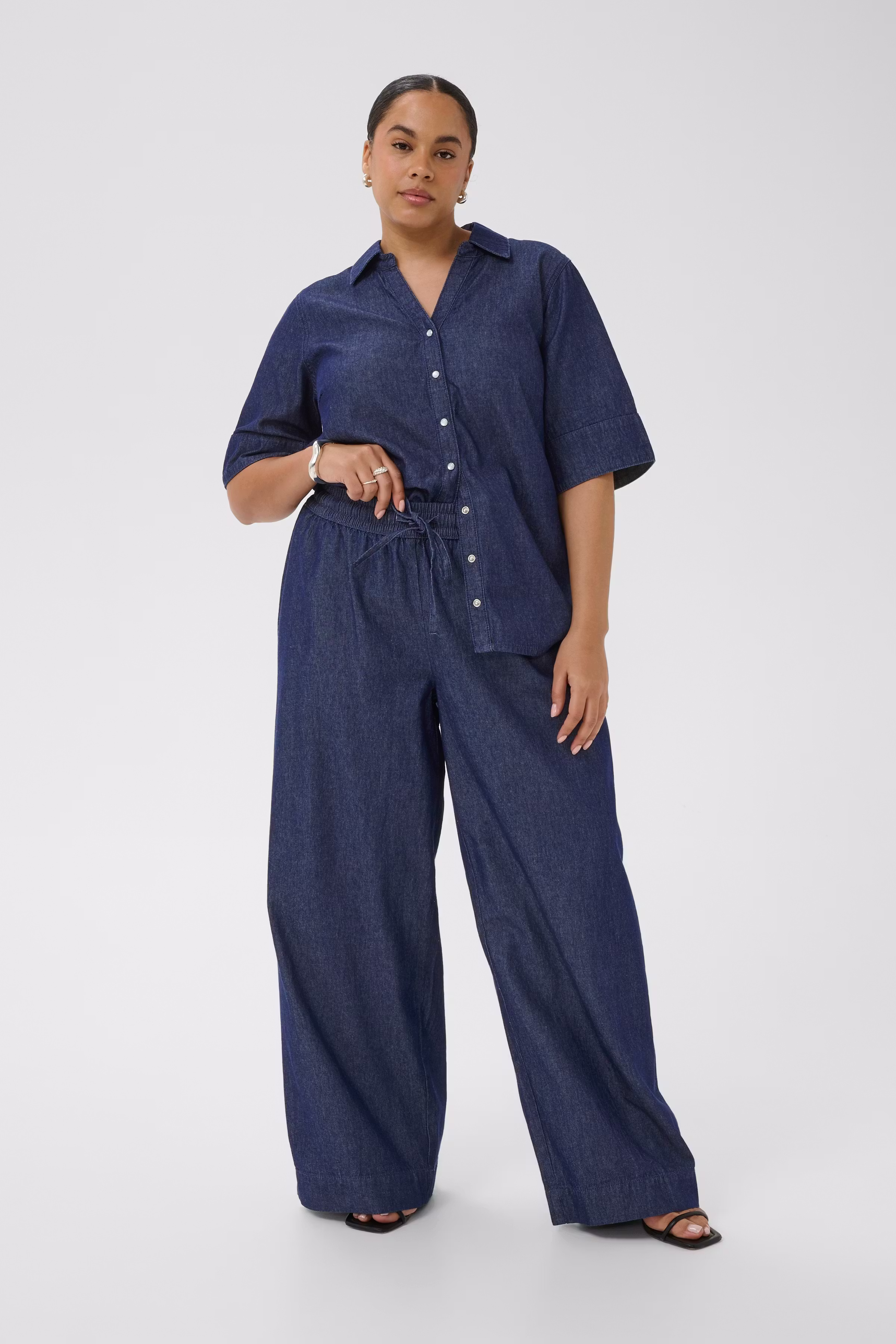 KCjada Hose LOOKBOOK FRONT 10584170-107709