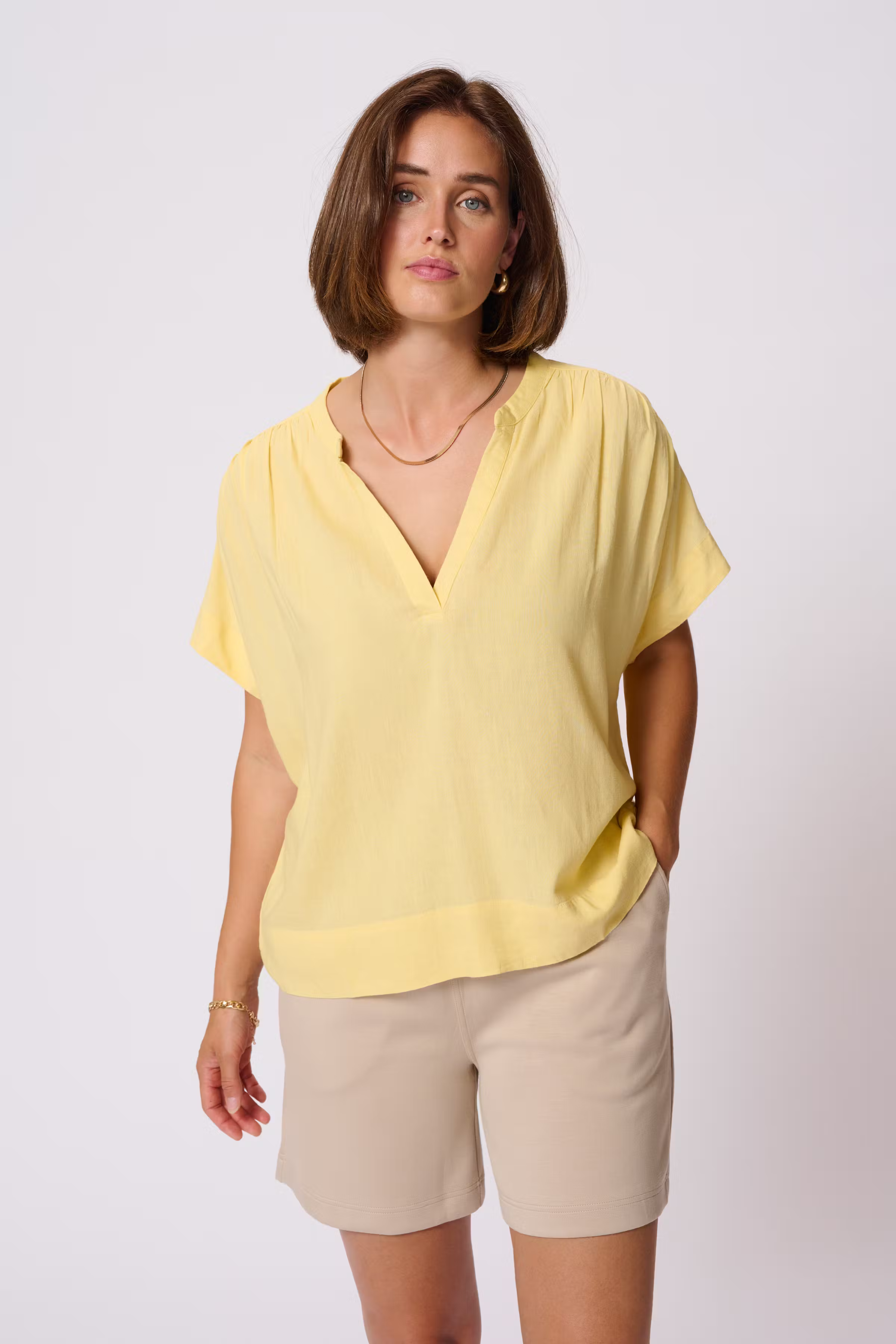 KAmilia Bluse LOOKBOOK FRONT 10509670-130922