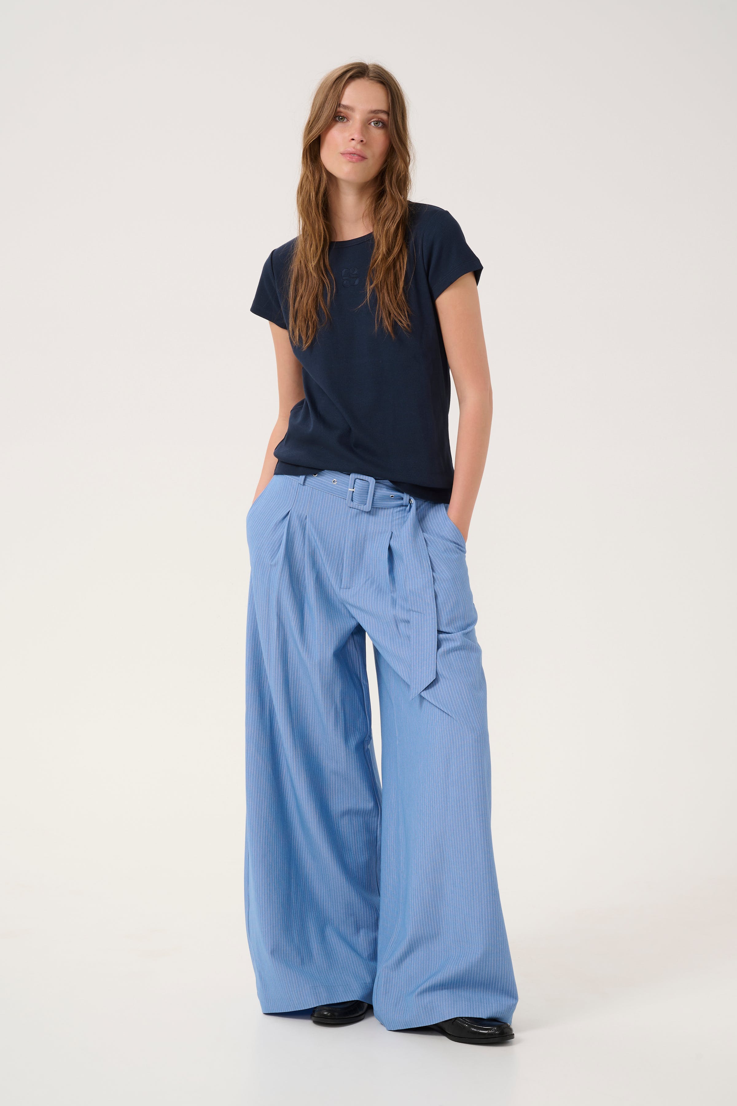 09 THE MANDY TEE LOOKBOOK FRONT 10704859-103565