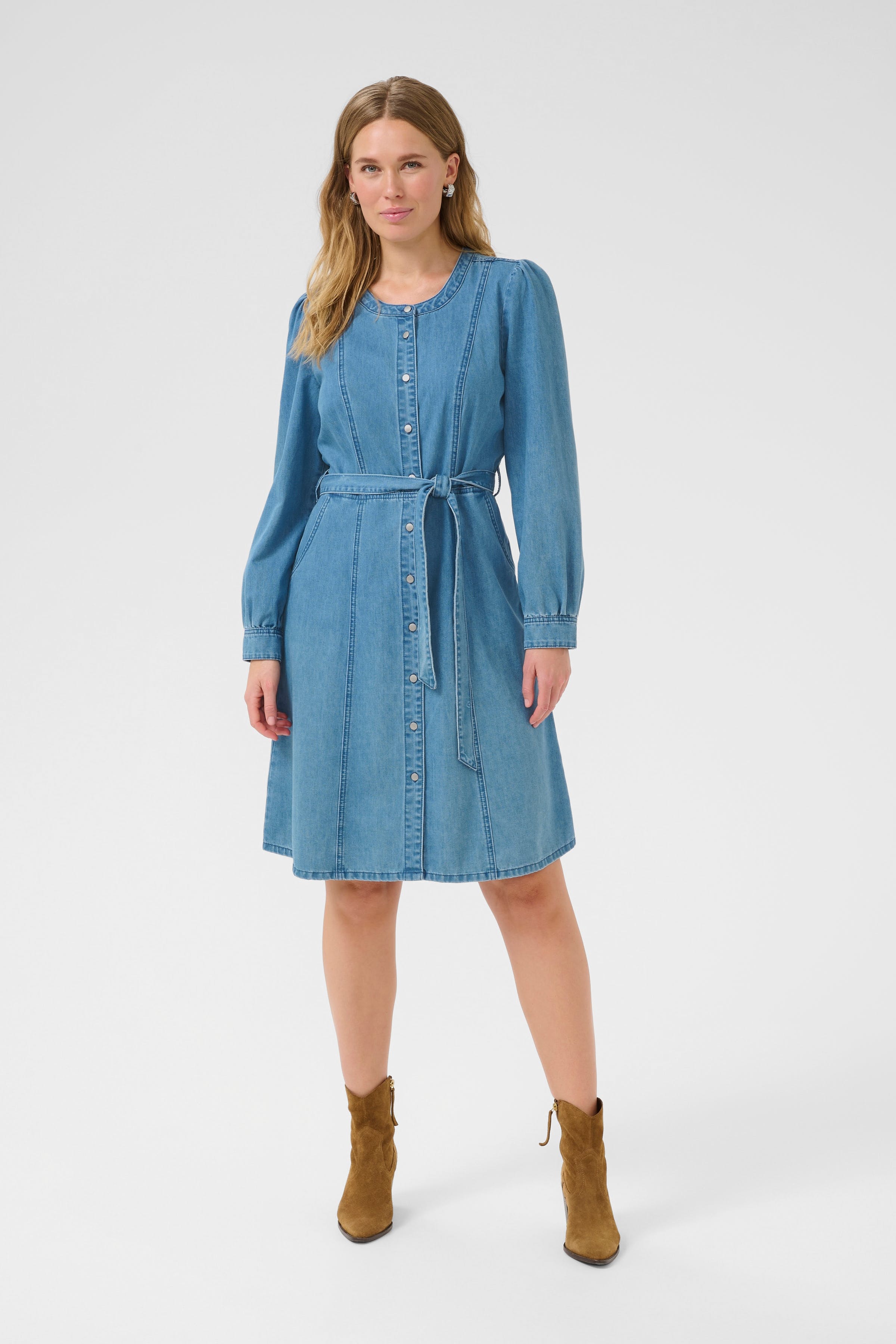 CRRuth Robe LOOKBOOK FRONT 10613142-105701