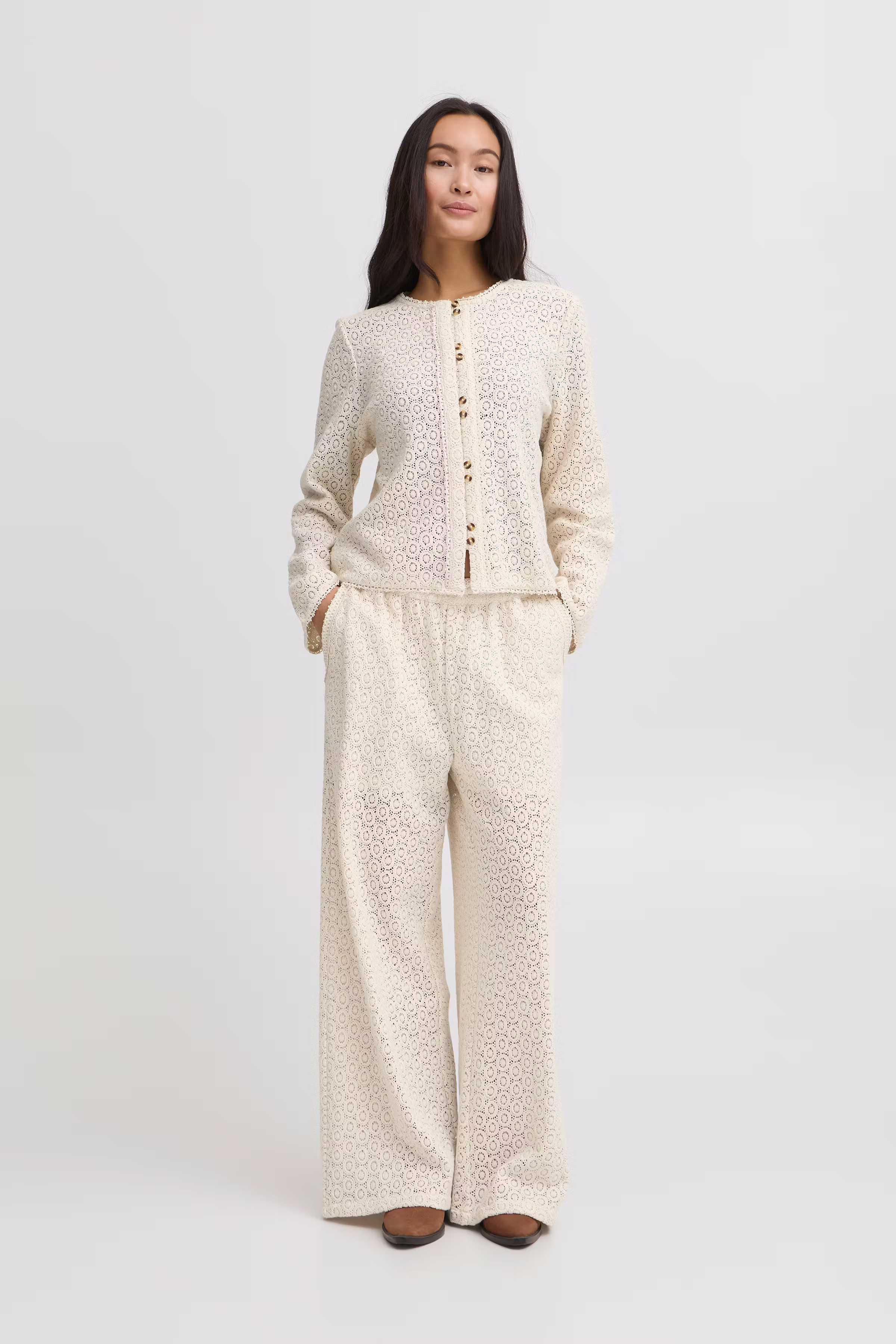 IRSANDRA pants LOOKBOOK FRONT 20122805-130905