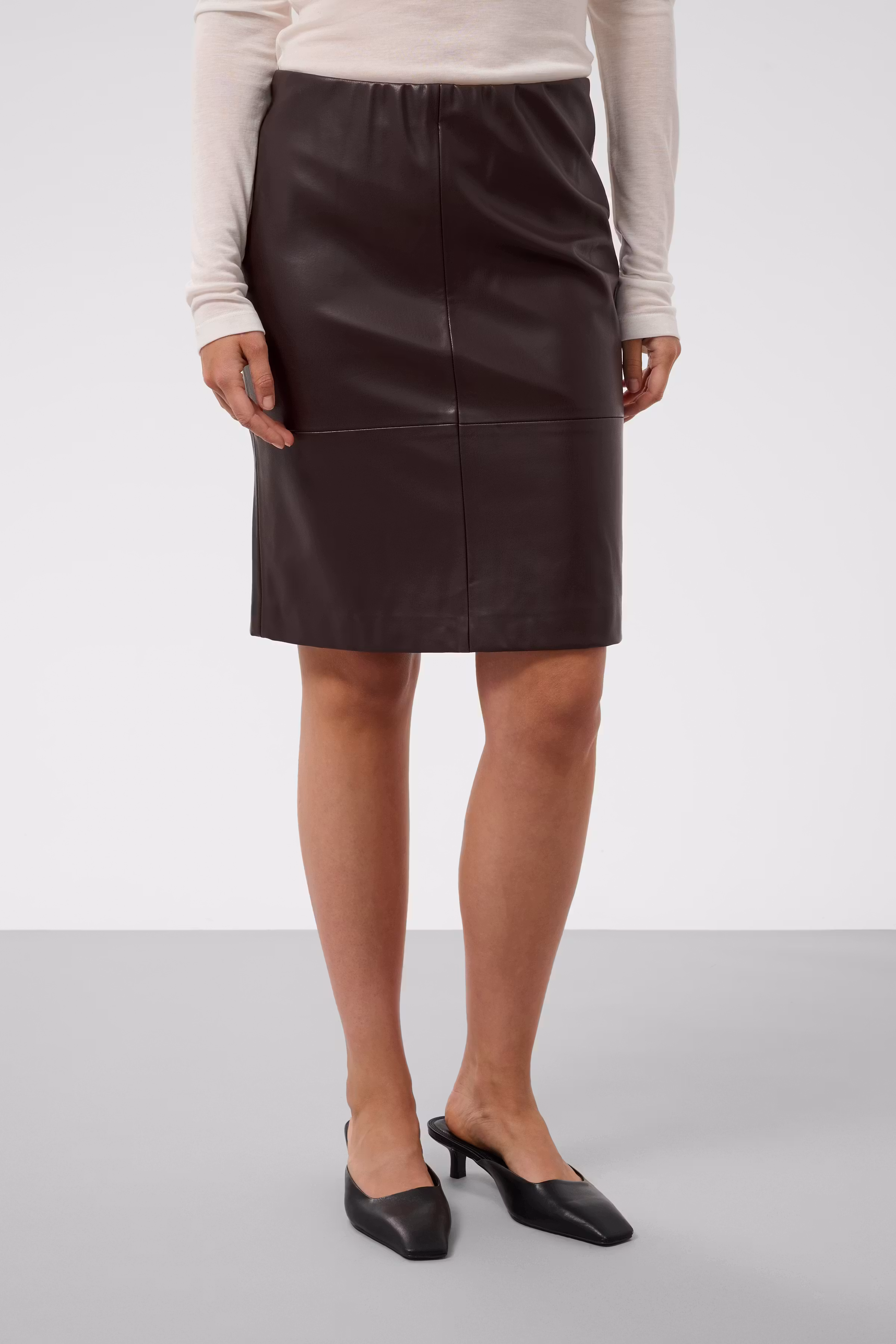 SLKaylee Skirt LOOKBOOK FRONT 30409521-191109
