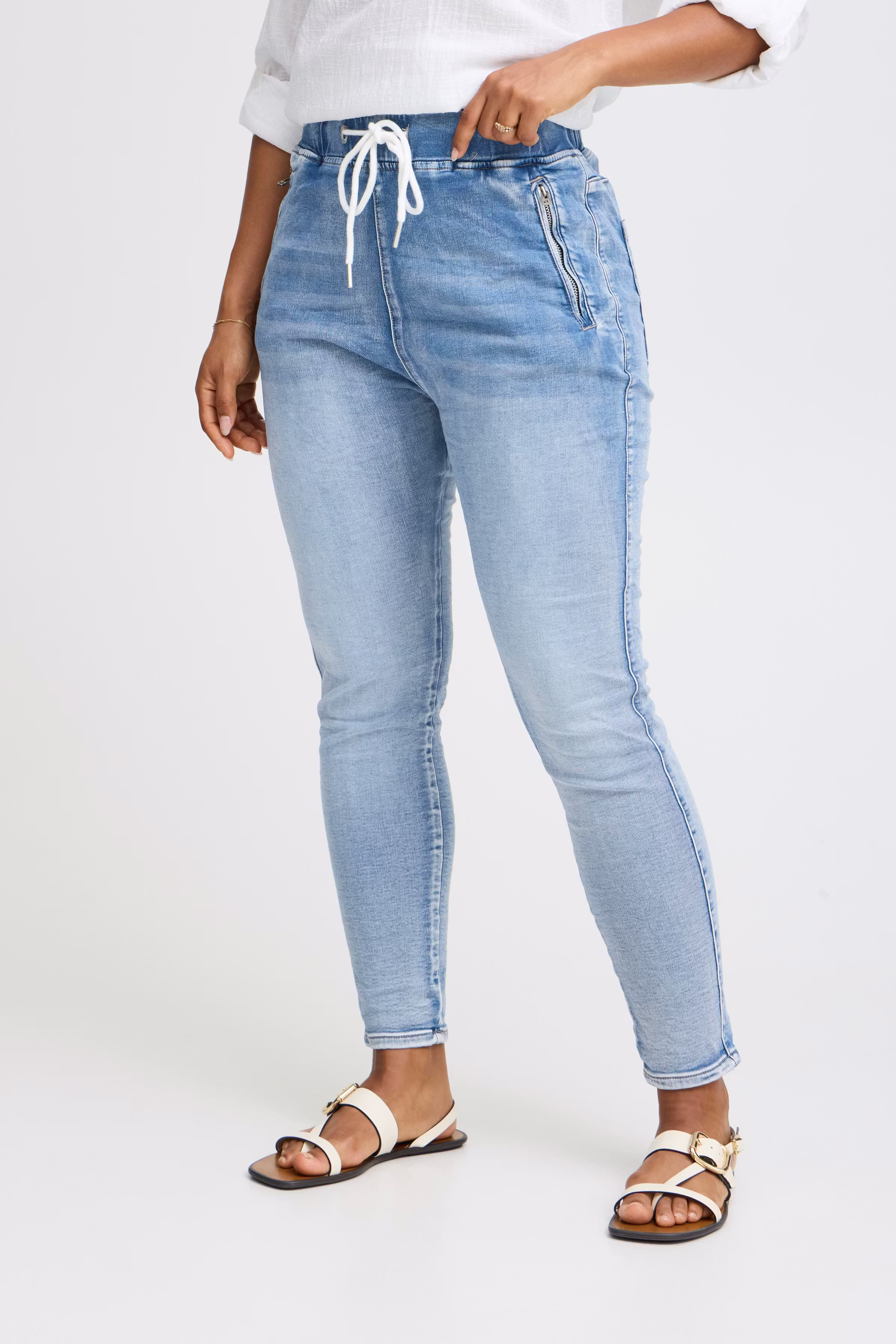 SBKAVITA Bukser LOOKBOOK FRONT 22100535-203403