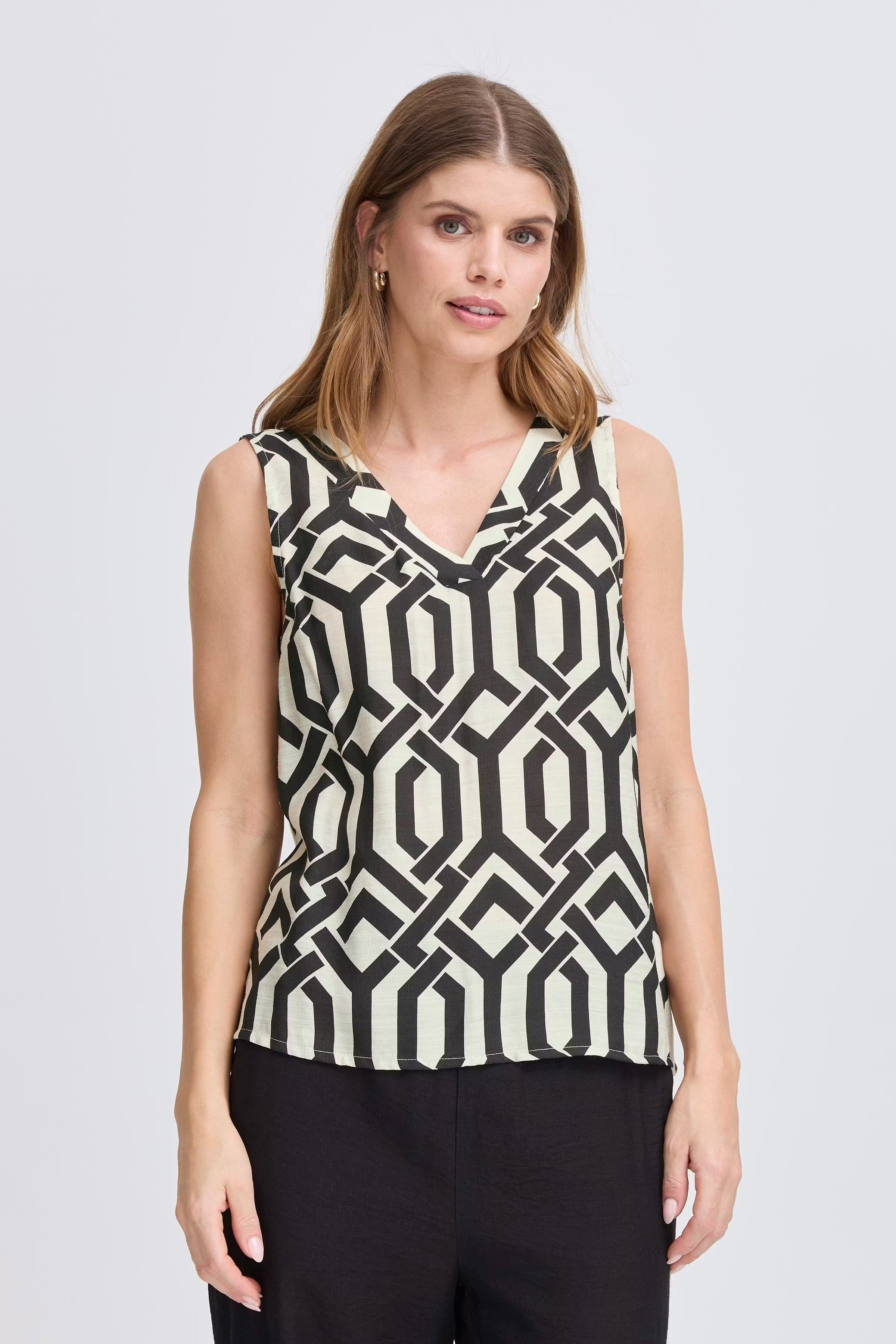 FRARIANA Top LOOKBOOK FRONT 20615634-204676