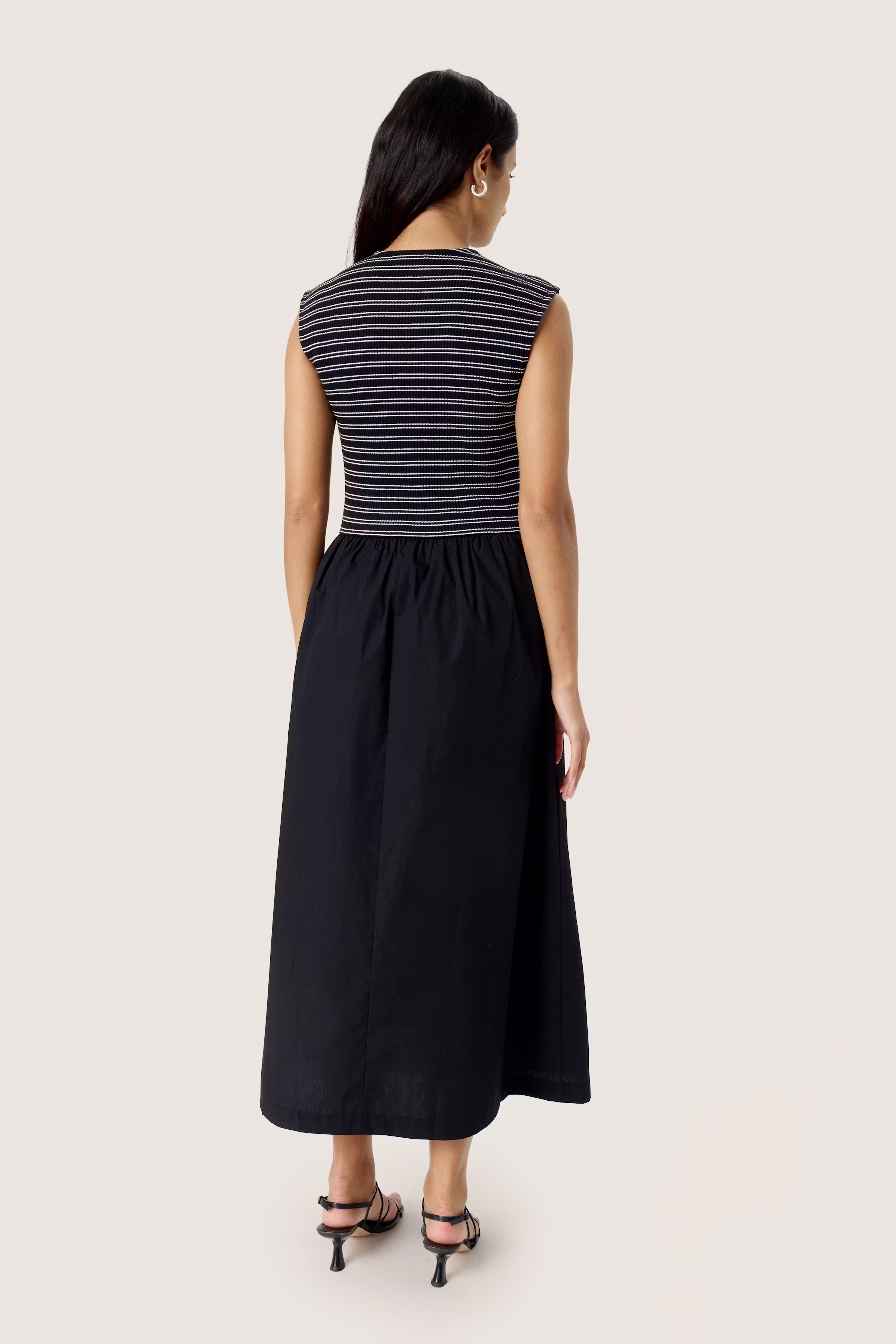 SLSimone Dress LOOKBOOK BACK 30408674-194008