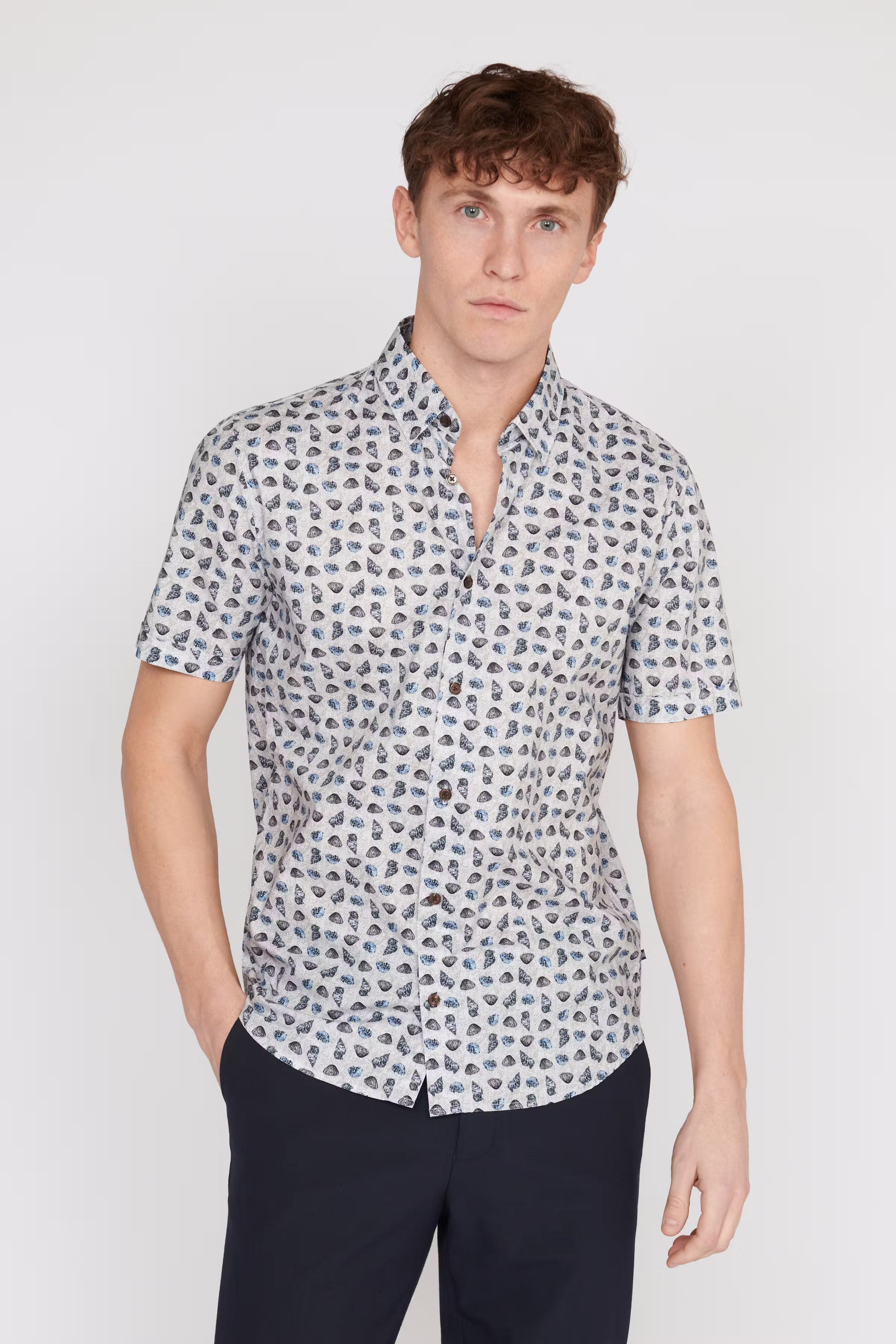 MAtrostol Shirt LOOKBOOK FRONT 30207360-194011