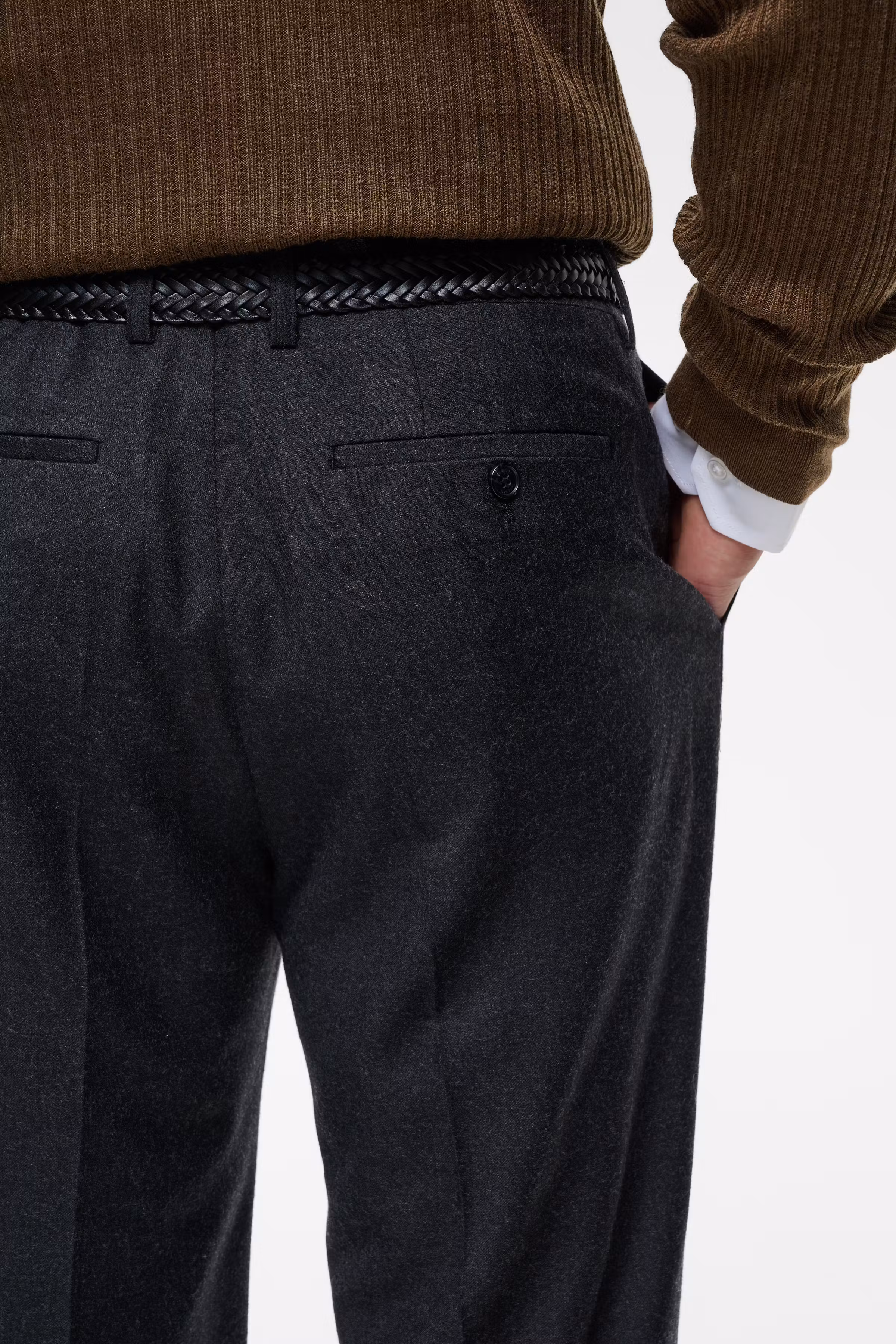 MAwesley Hose LOOKBOOK DETAIL 30209295-300270