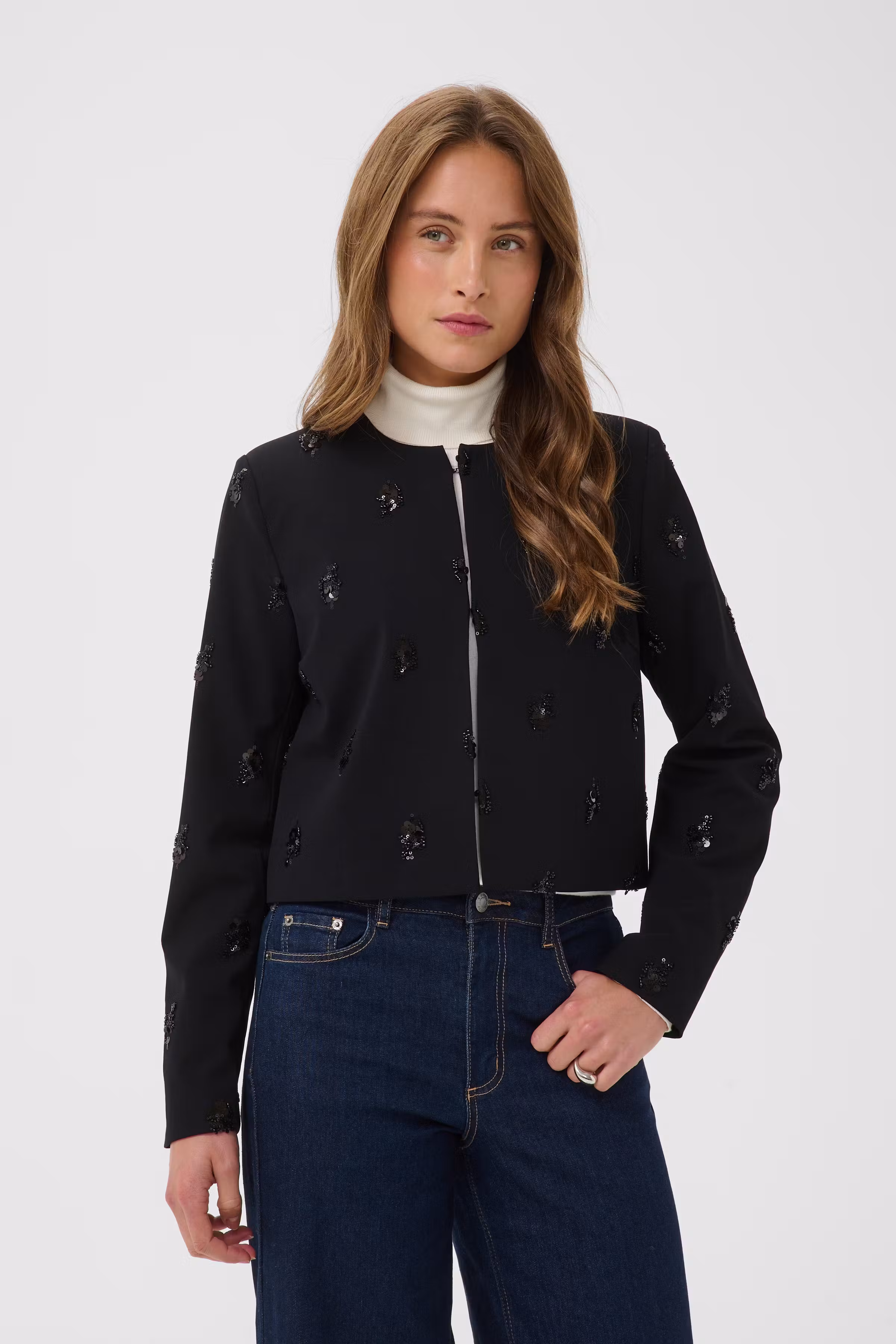 KAvally Blazer LOOKBOOK FRONT 10512465-1000646