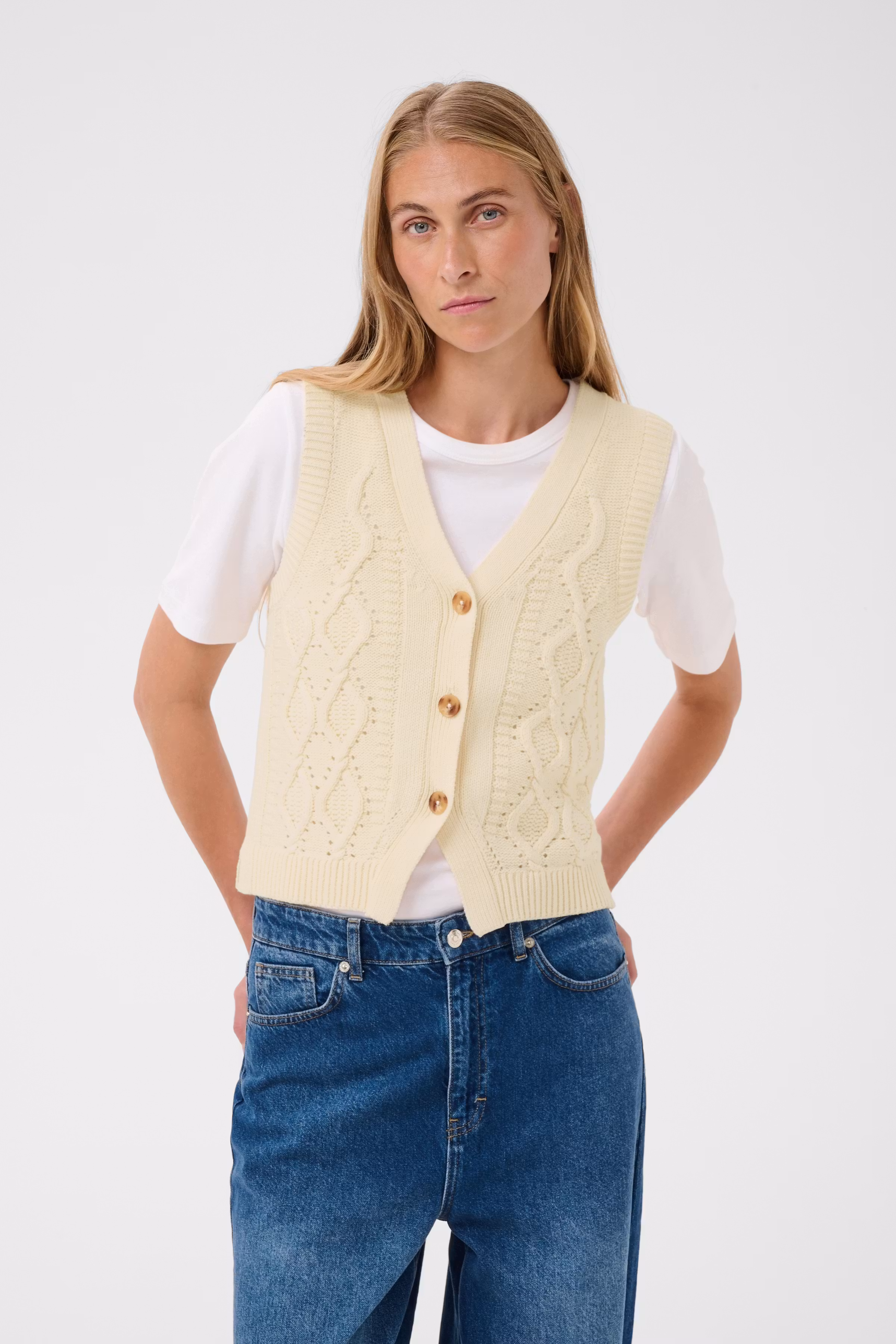 ChristinPW Vest LOOKBOOK FRONT 30310791-120304