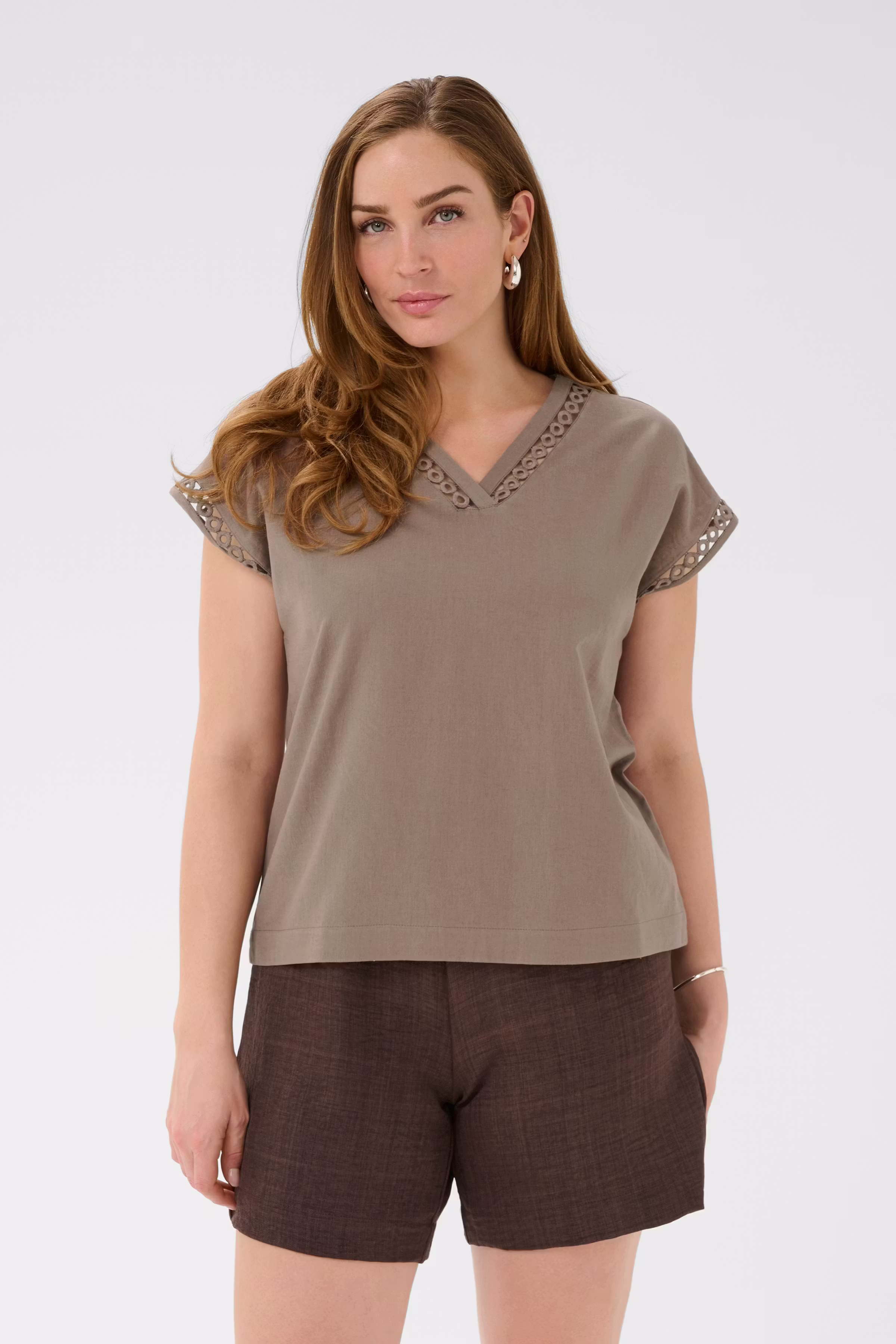 BPlilian Bluse LOOKBOOK FRONT 40200178-181304