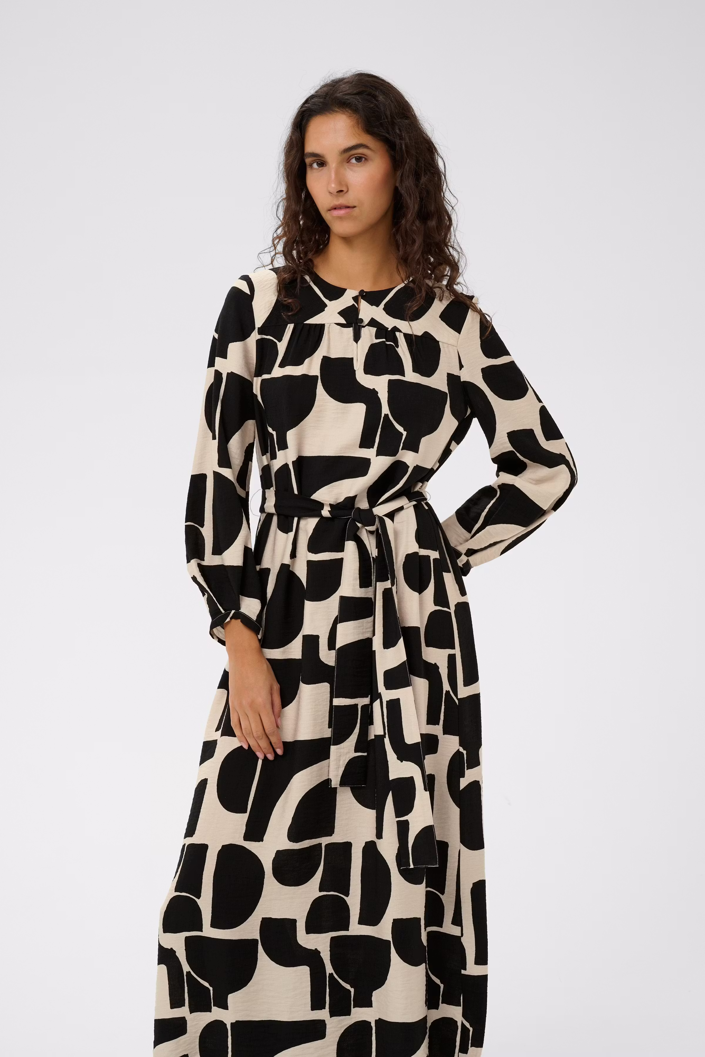 LYNNIW Kleid LOOKBOOK FRONT 30112580-900008093