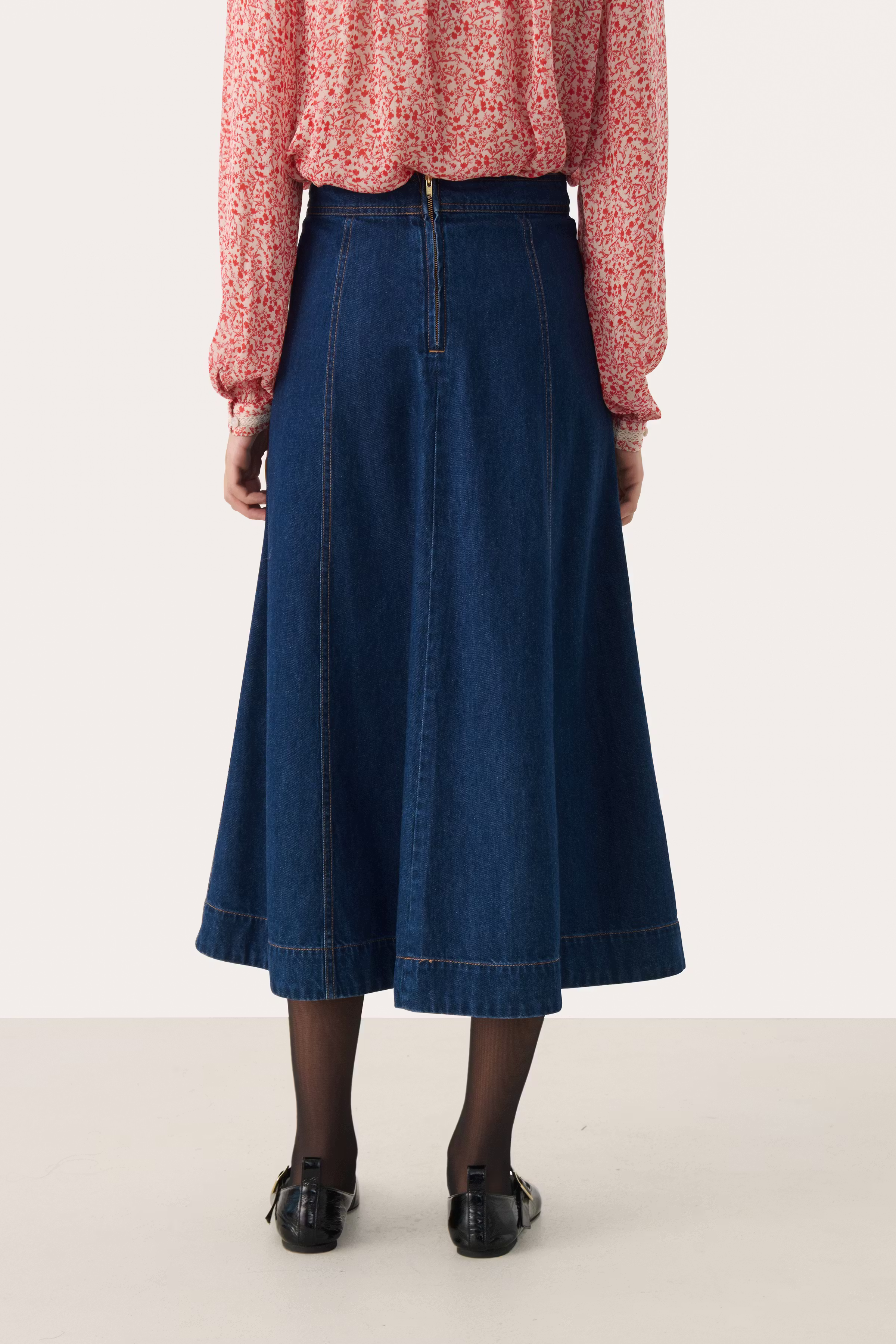 PetrinaPW Skirt LOOKBOOK BACK 30309245-300144