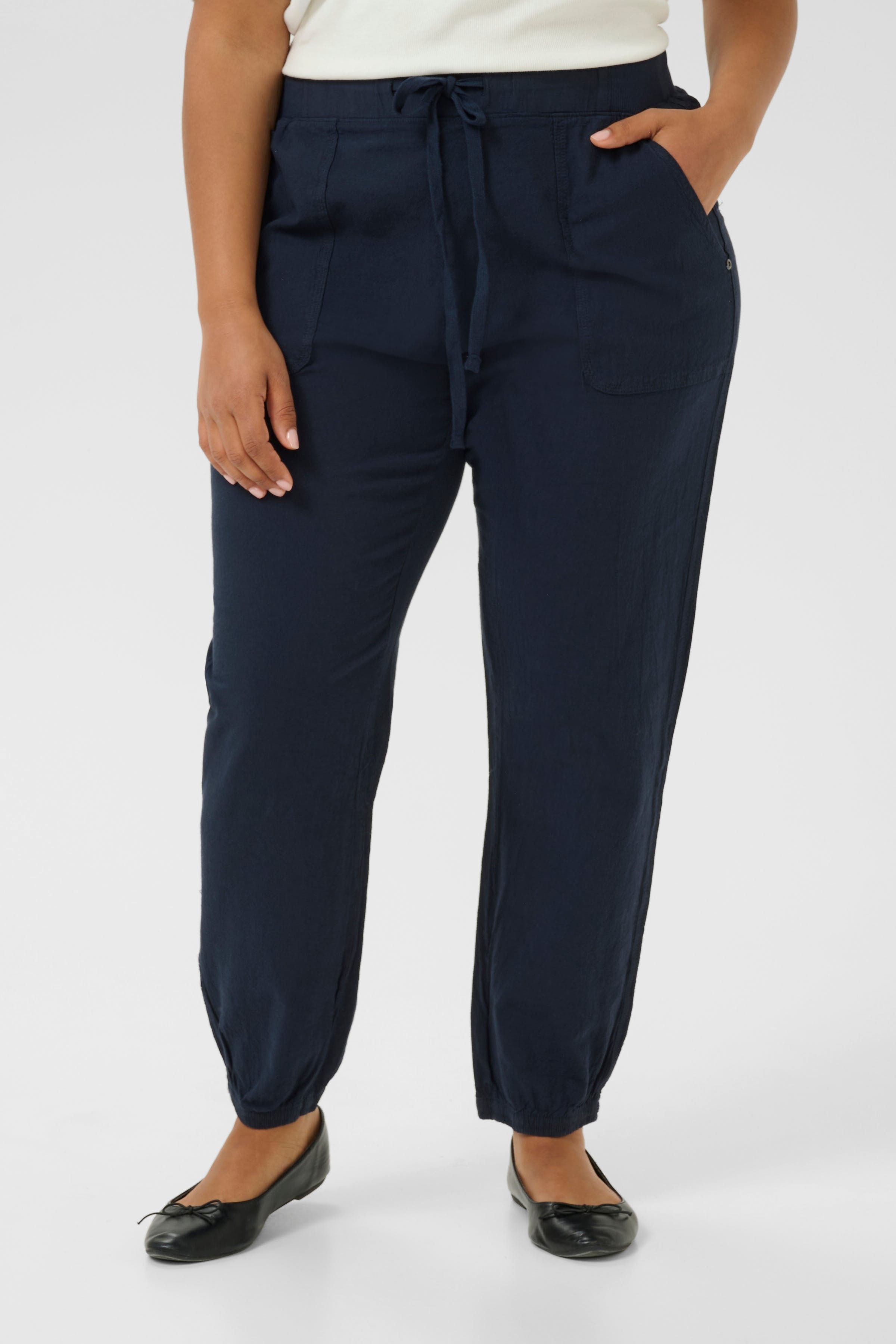 KCnana Trousers LOOKBOOK FRONT 10581492-194020