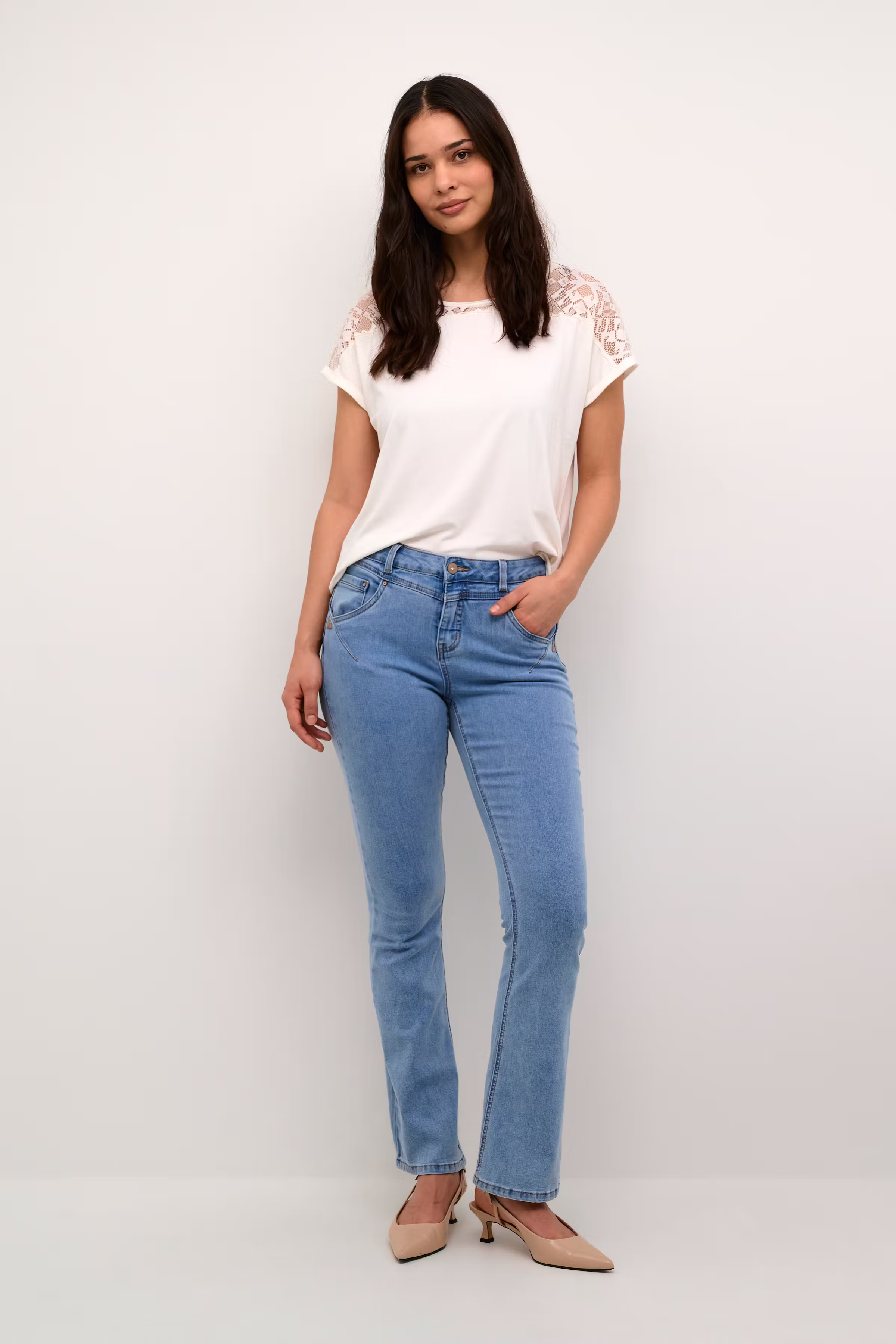 CRAmalie Bootcut Jeans LOOKBOOK FRONT 10650697-105504