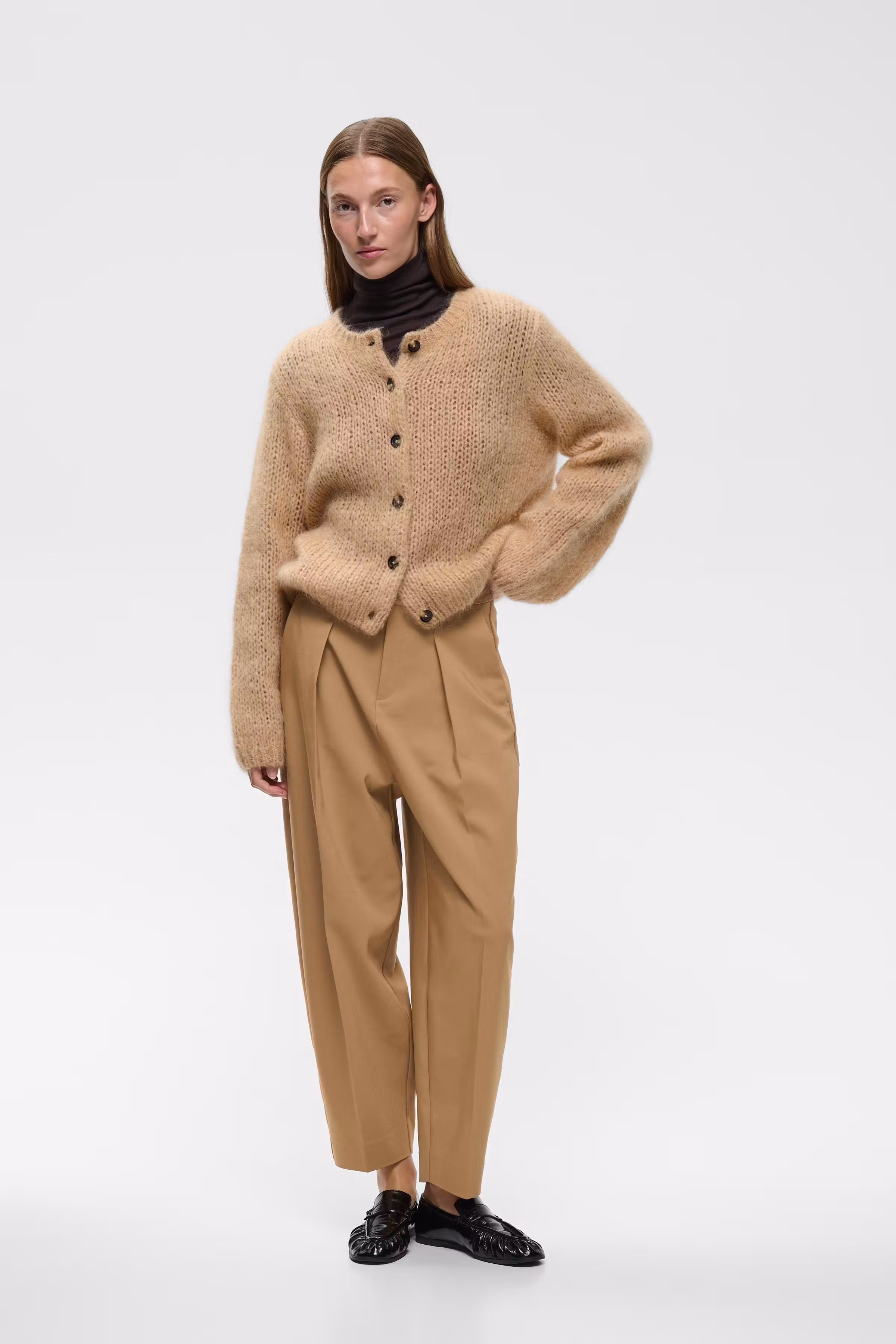 ZellaIW Barrel Bukser LOOKBOOK FRONT 30107207-171327