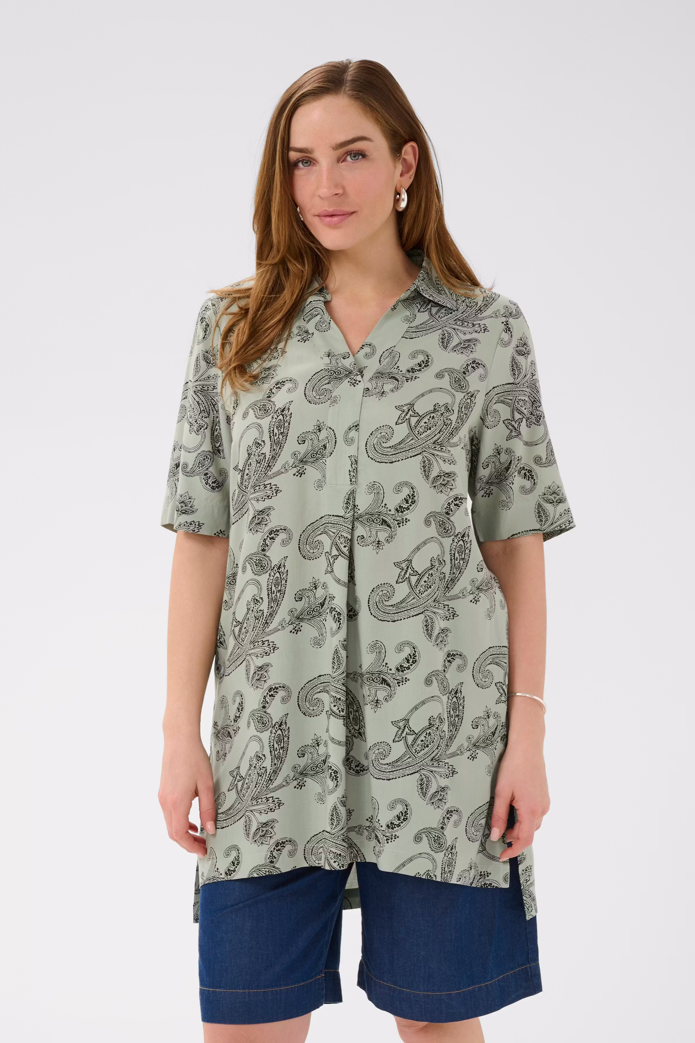 BPalice Tunic LOOKBOOK FRONT 40200151-109434