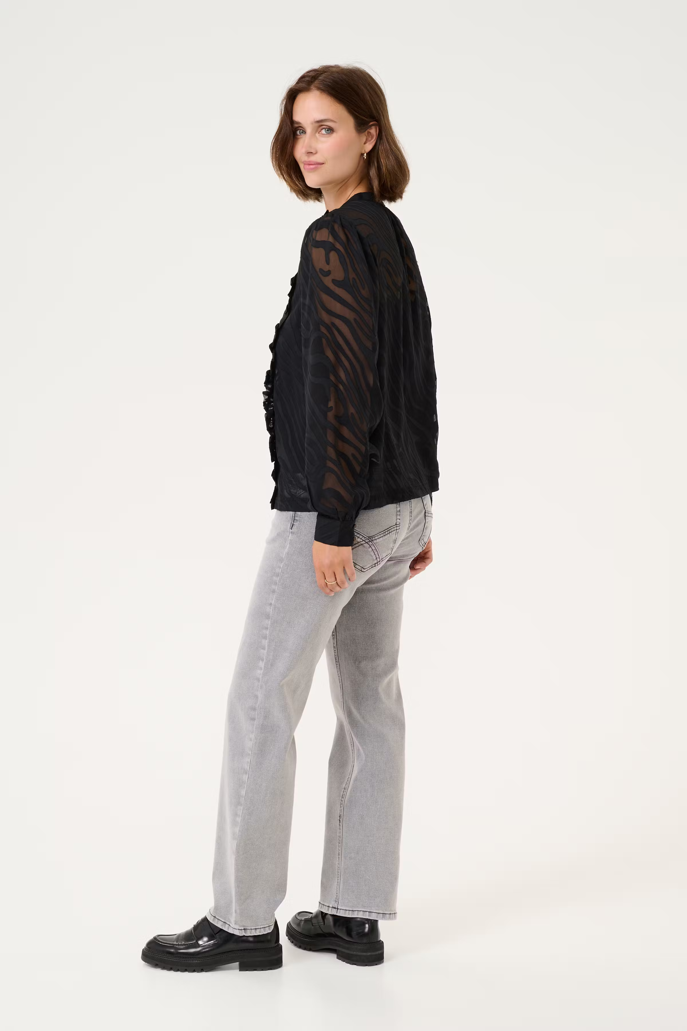 CRYana Blouse LOOKBOOK BACK 10611984-107365