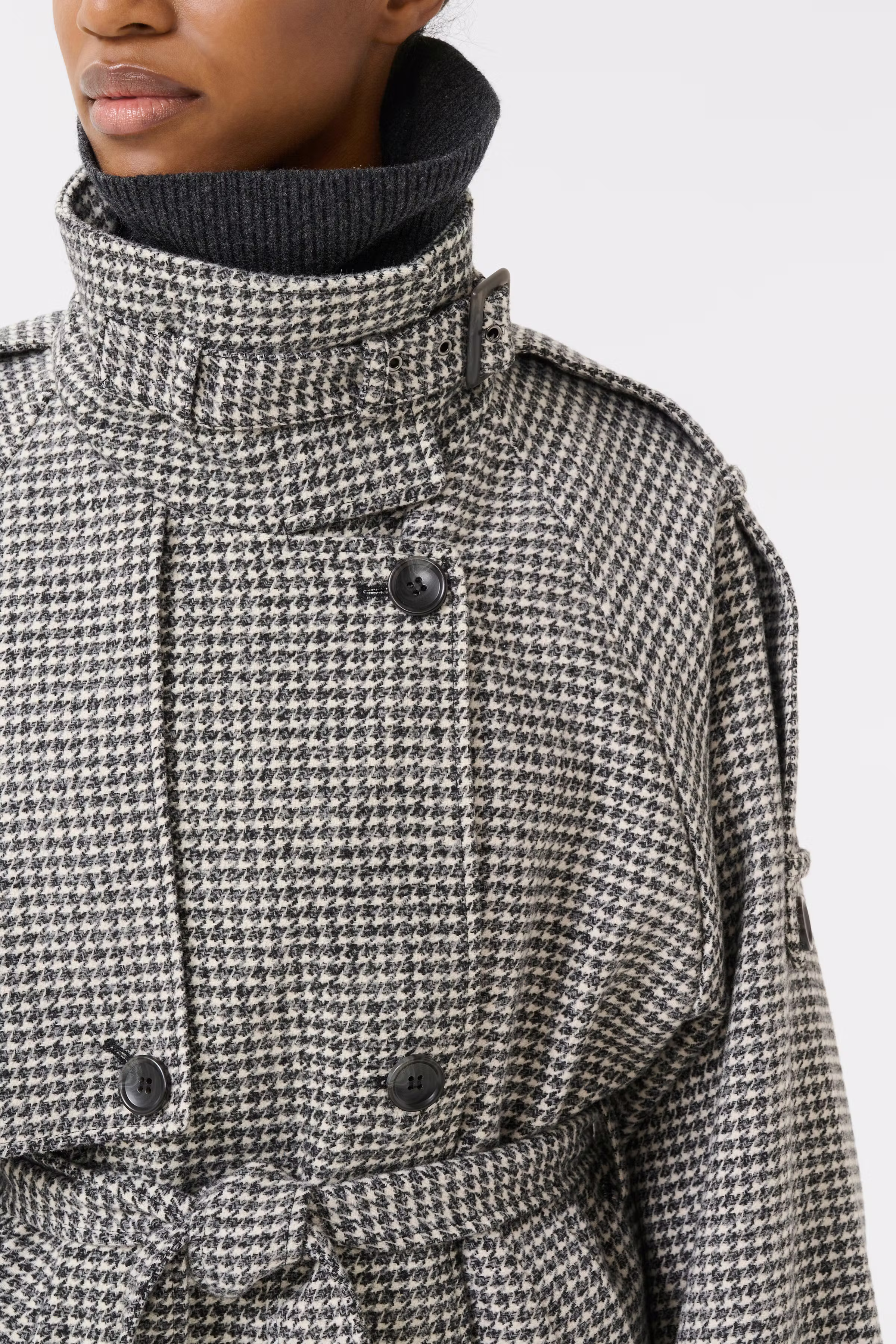 GZavic Mantel LOOKBOOK FRONT 10910323-100852