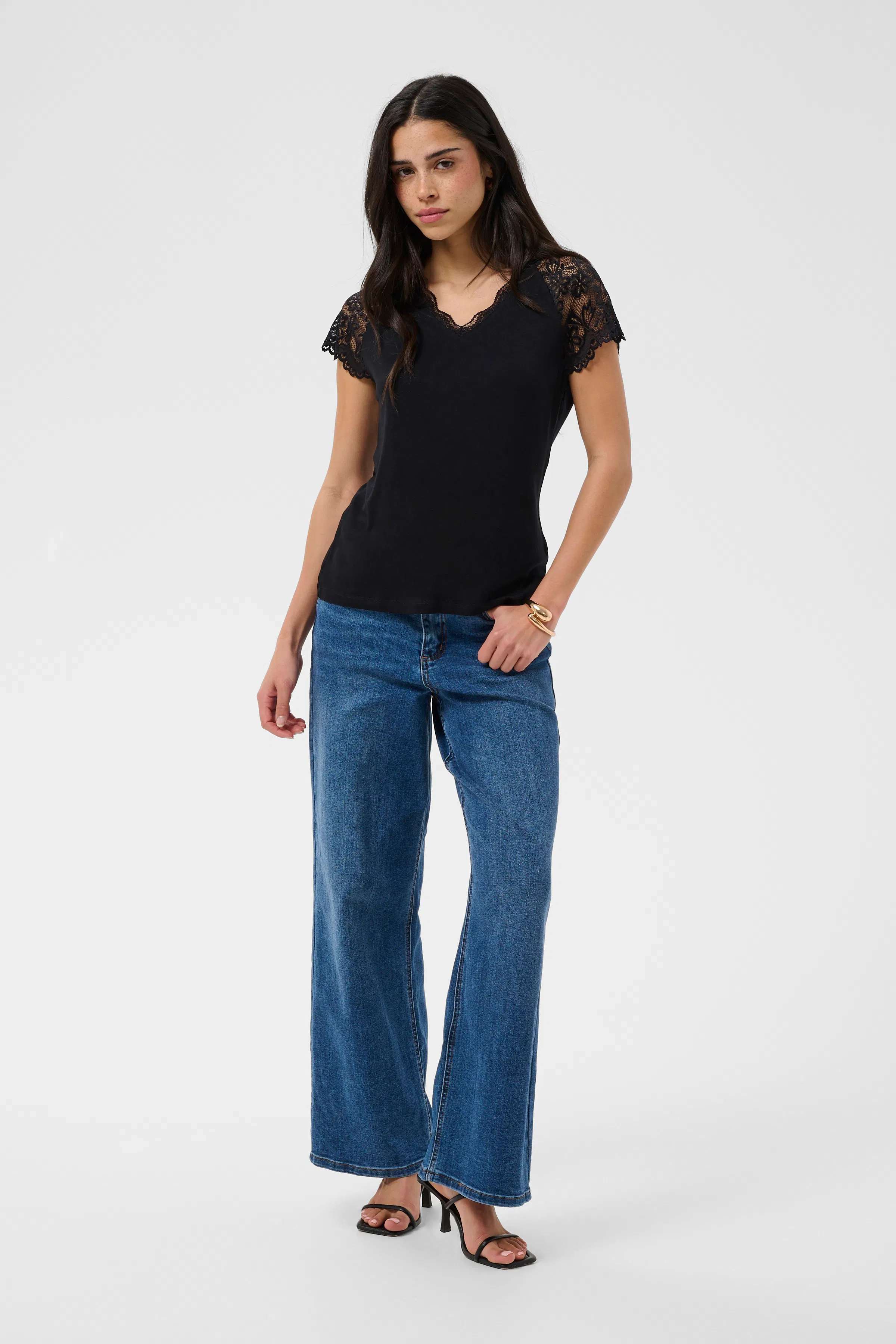 KAcarla T-shirt LOOKBOOK FRONT 10512447-100121