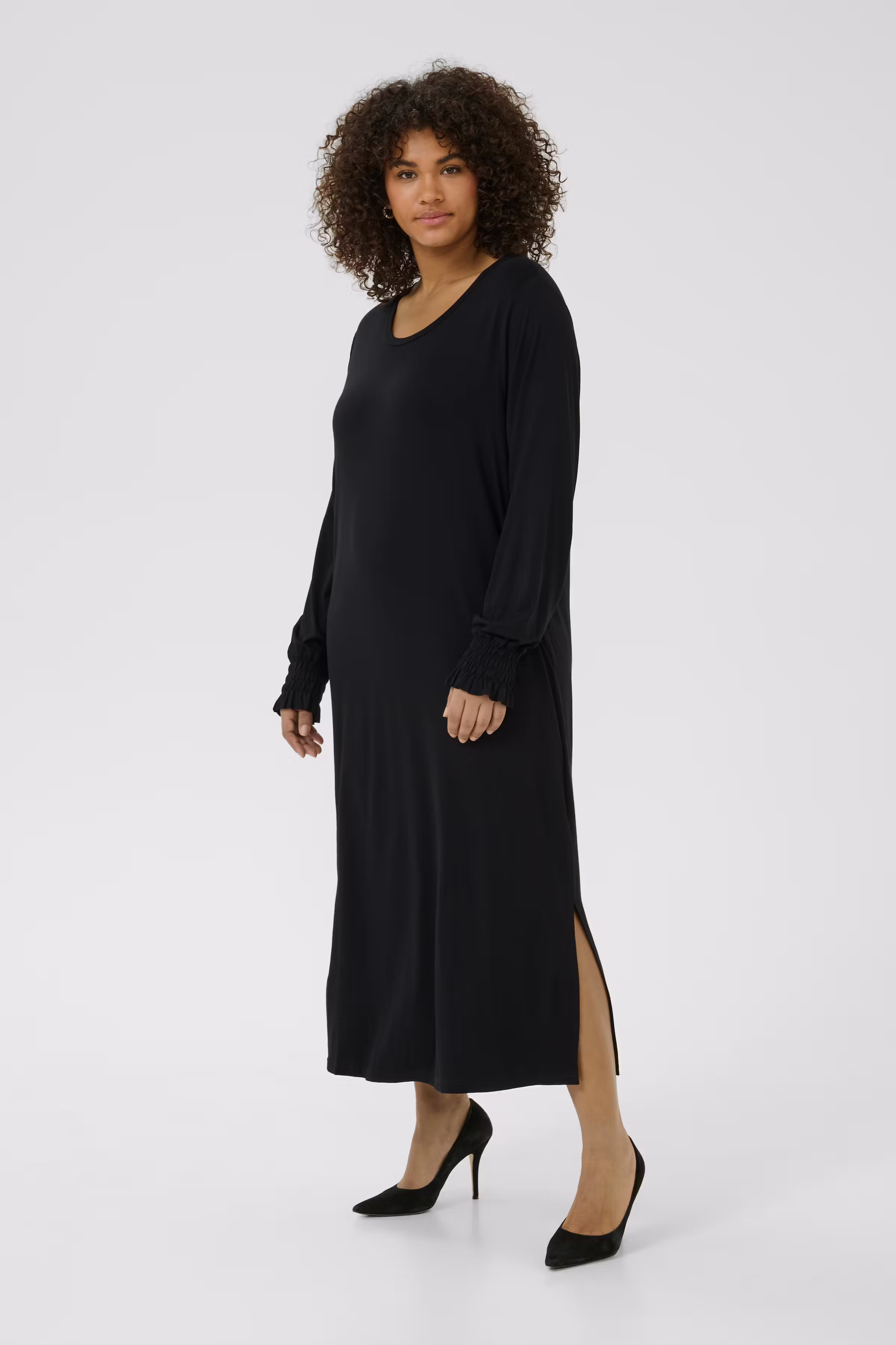 KCcharlotta Robe LOOKBOOK FRONT 10583379-100121