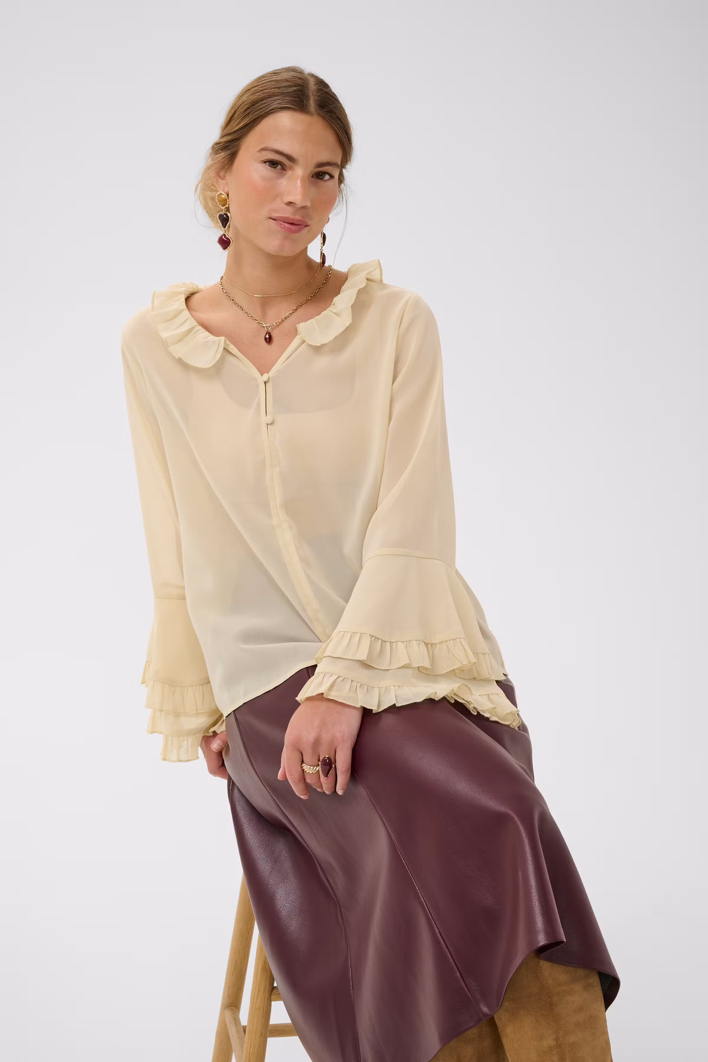 CRFlouncy Bluse LOOKBOOK DETAIL 10615646-130401