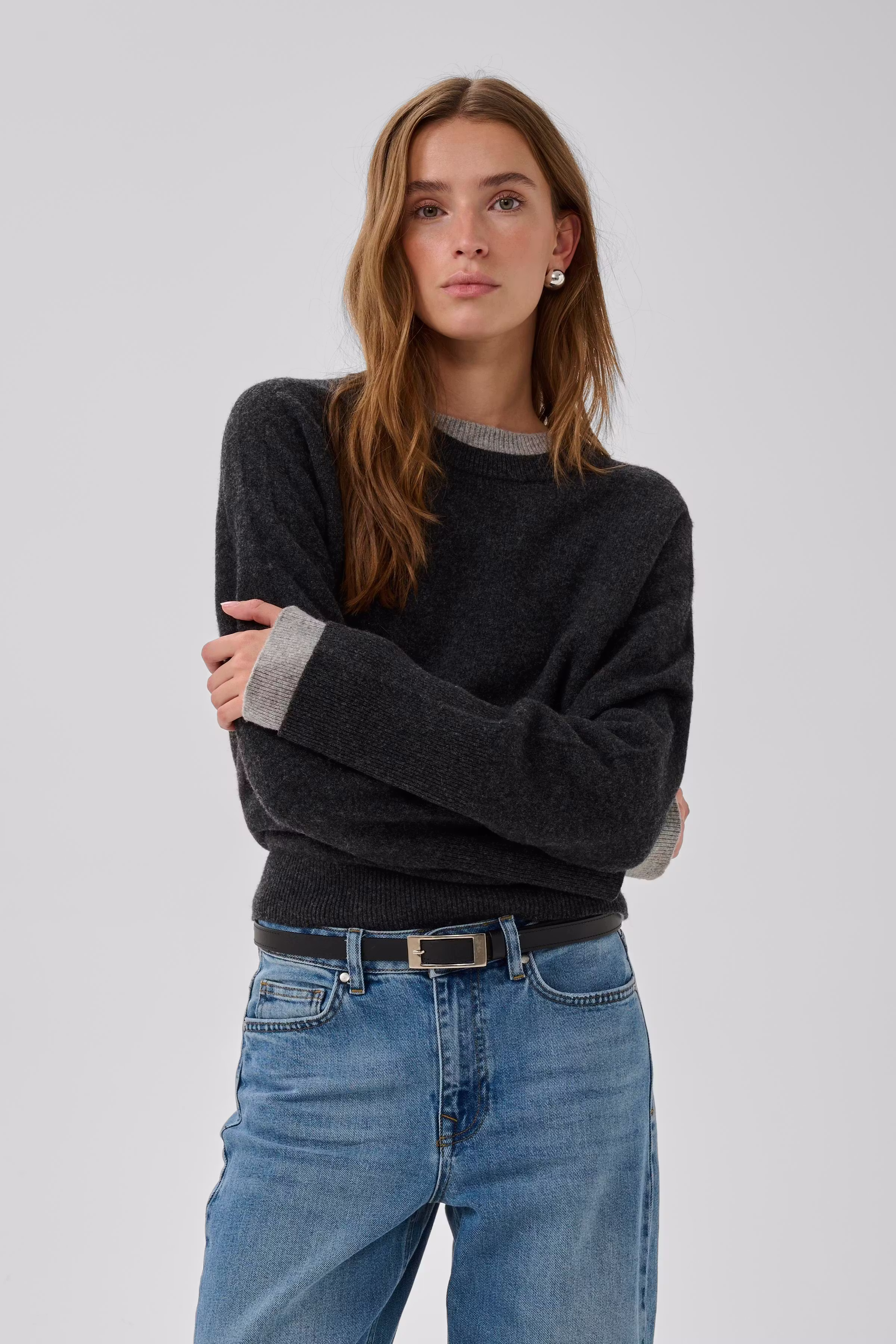 11 THE KNIT CREWNECK LOOKBOOK FRONT 10705549-100379