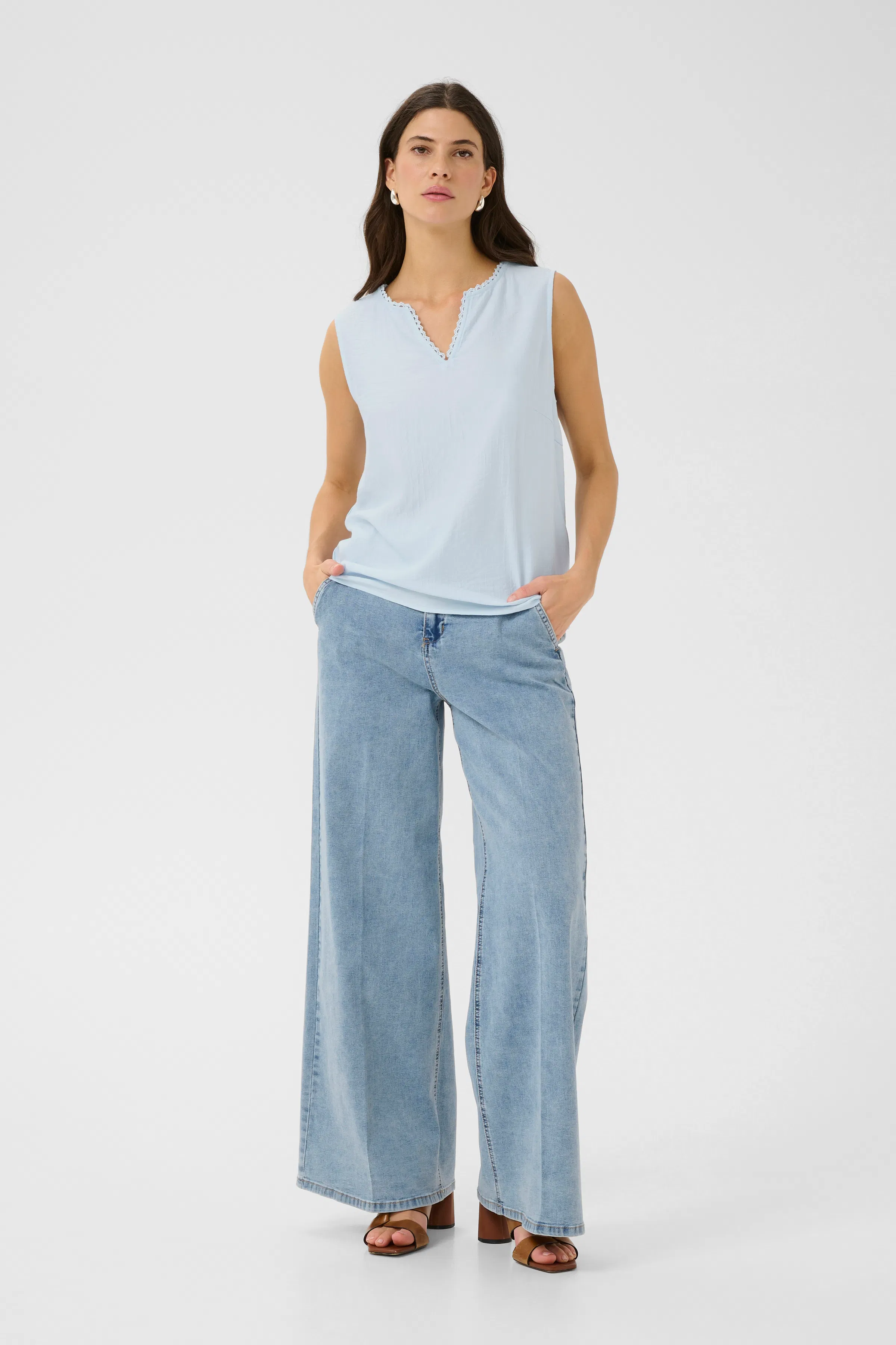 CRLori Top LOOKBOOK FRONT 10613829-163922