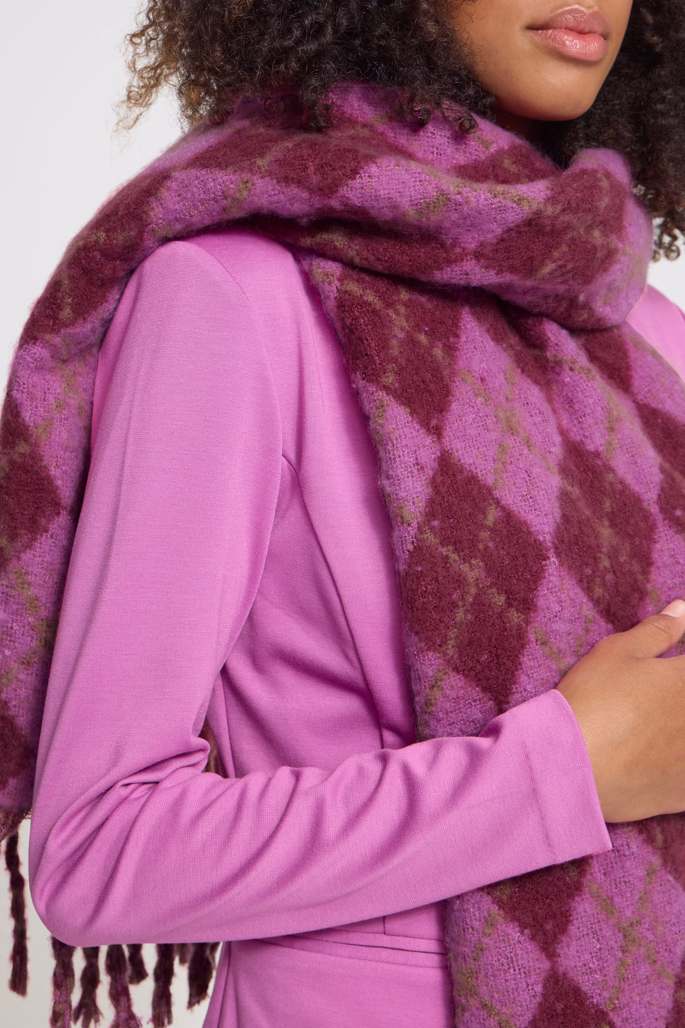 IADAHLIA Tuch LOOKBOOK FRONT 20126429-192024