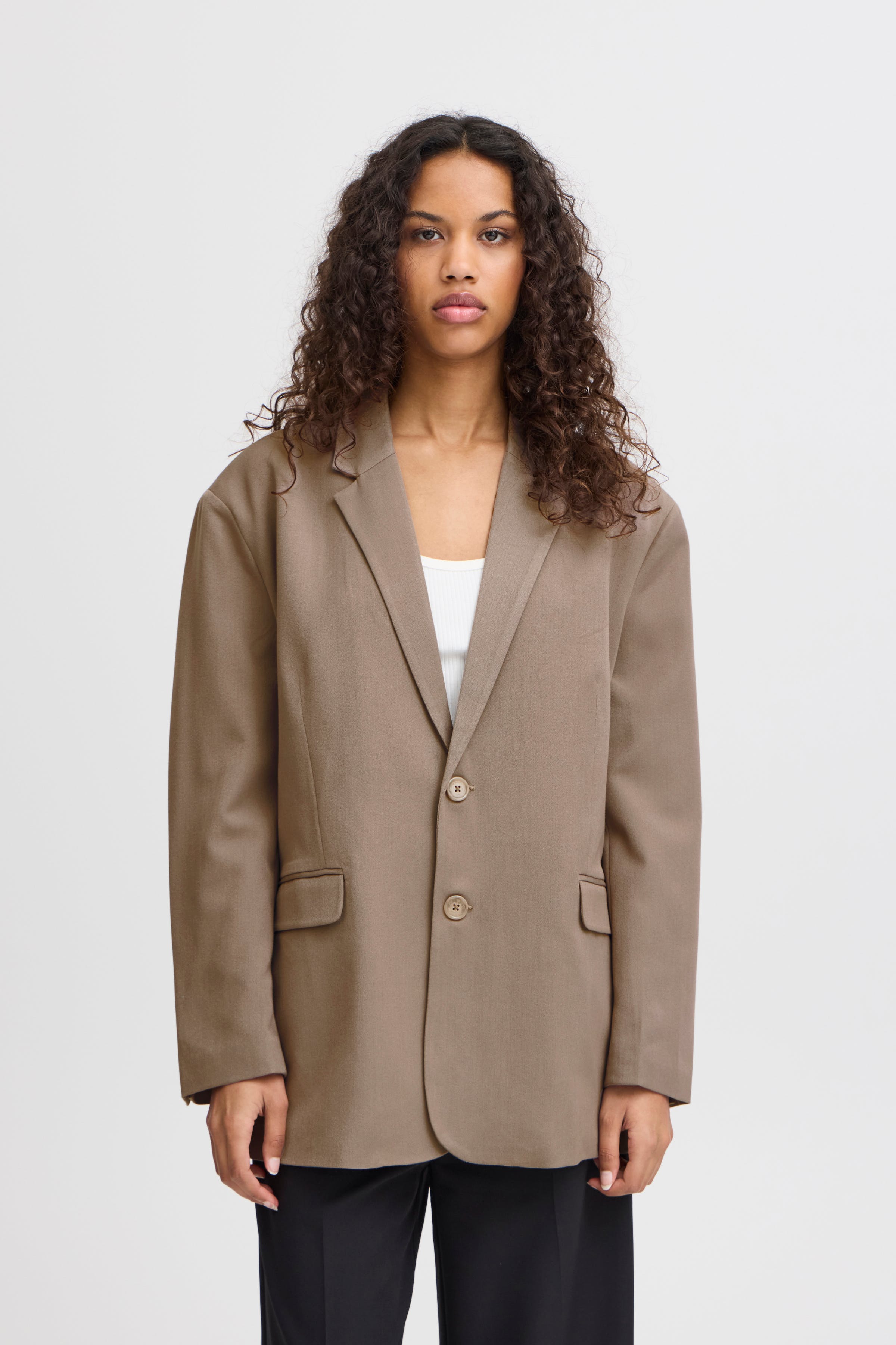 IHSARIAZ Blazer LOOKBOOK FRONT 20121410-171212