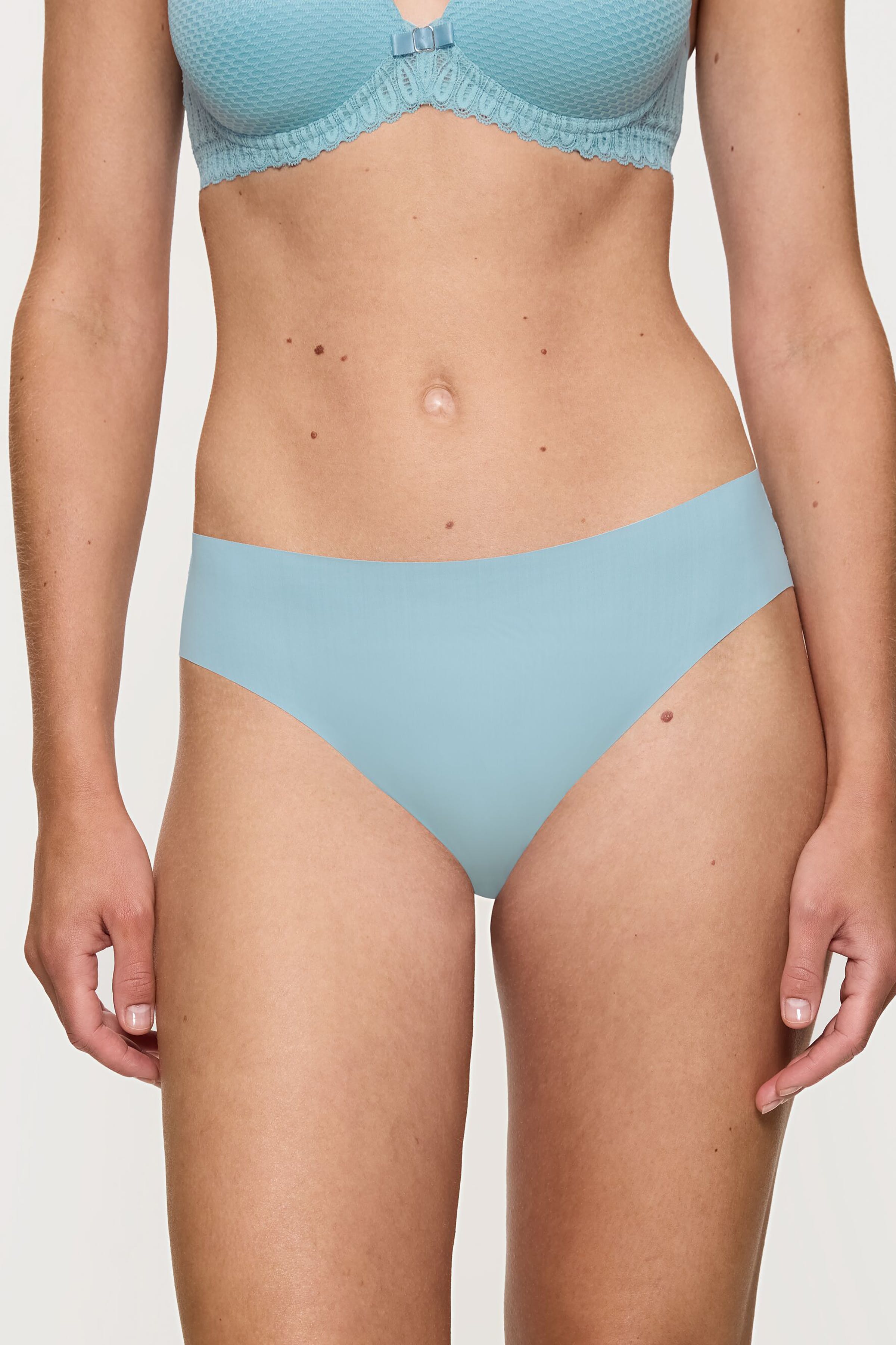 PrettyMicroTai Trusser LOOKBOOK FRONT 40500285-T1780