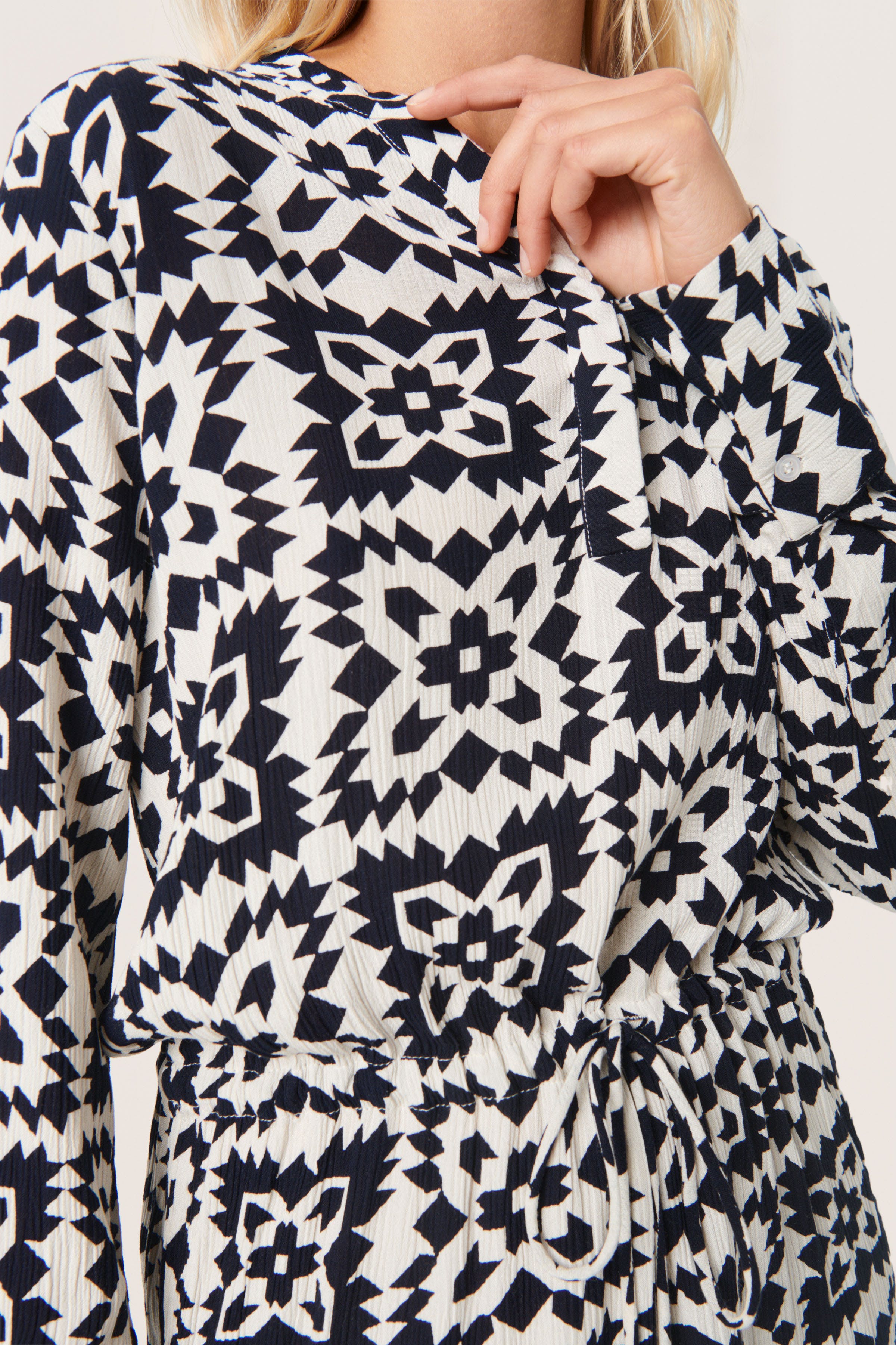 SLZaya Kleid LOOKBOOK DETAIL 30407127-302588