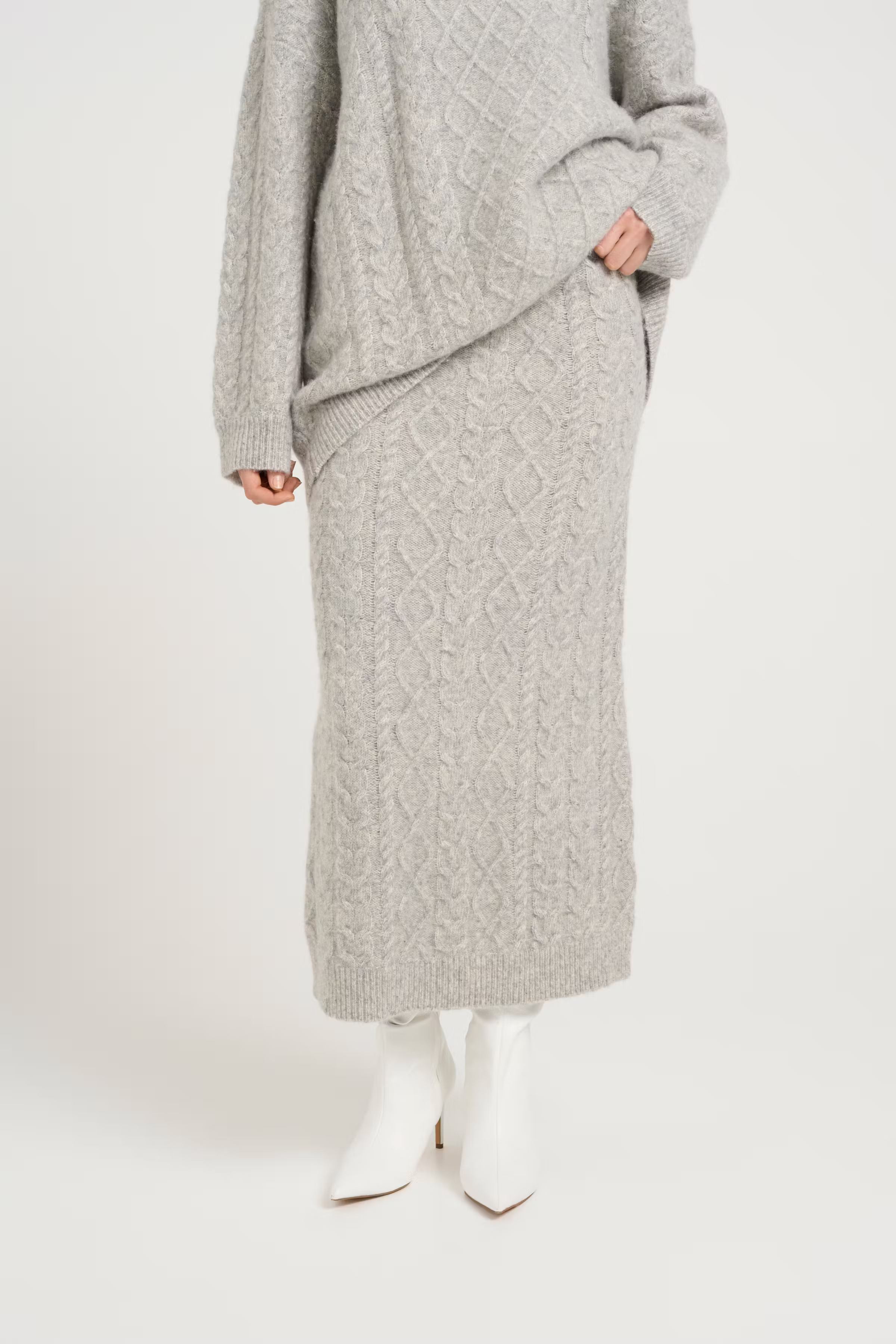 AdieGZ Skirt LOOKBOOK FRONT 10909703-106847