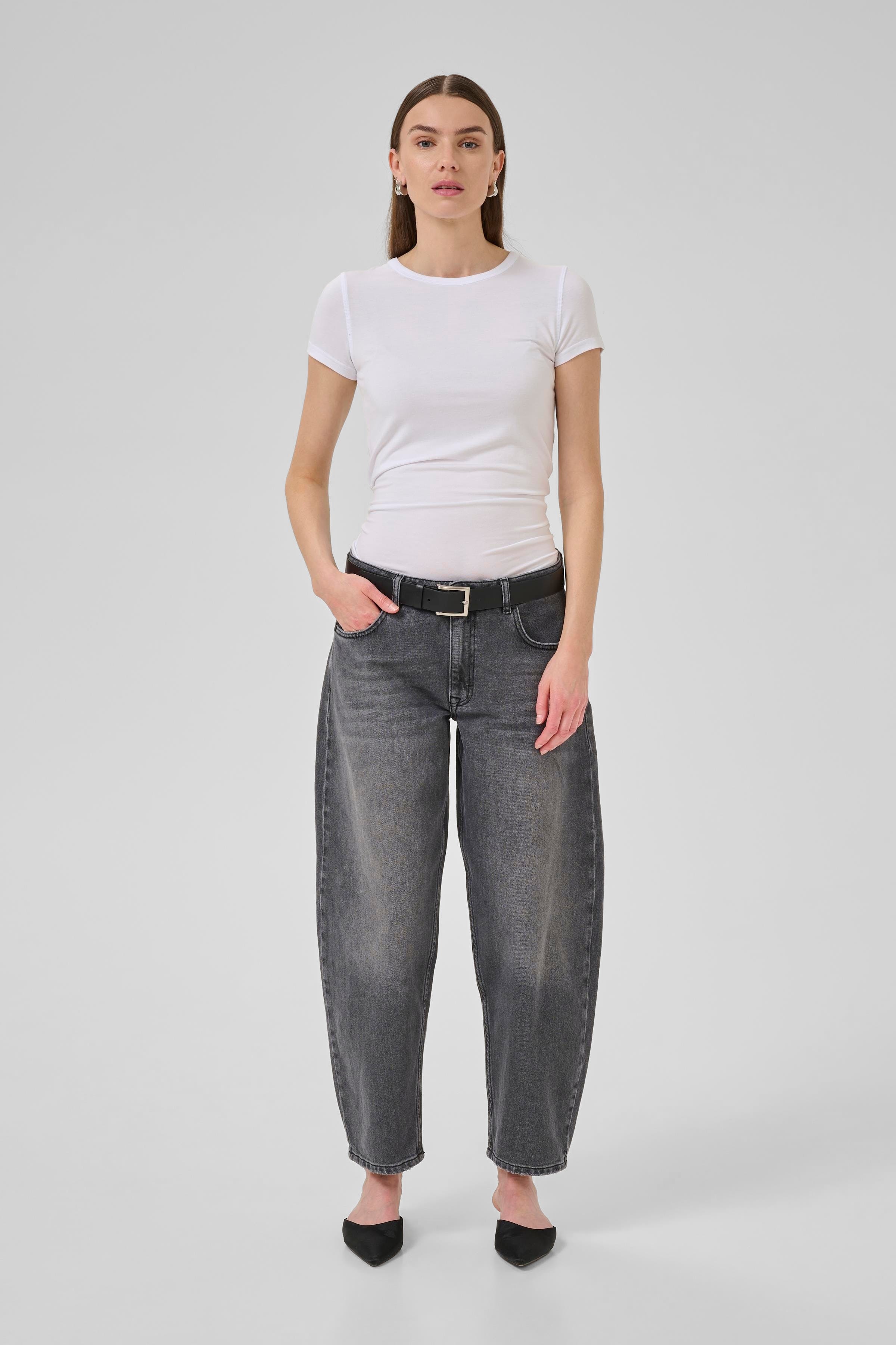 BalooMW Barrel Jeans LOOKBOOK FRONT 10705092-100087