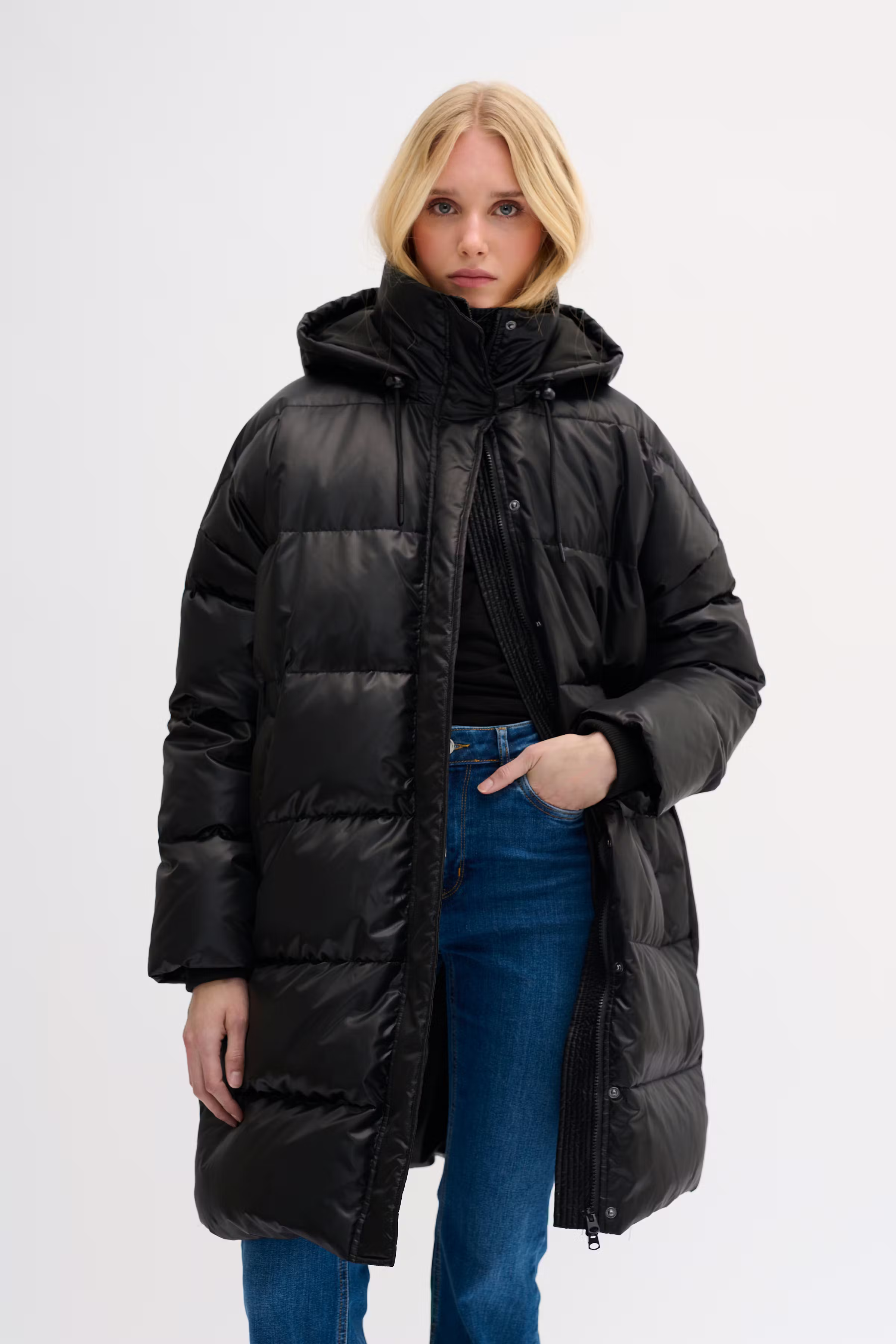 GlossyMW Puffer Coat LOOKBOOK FRONT 10704754-100031