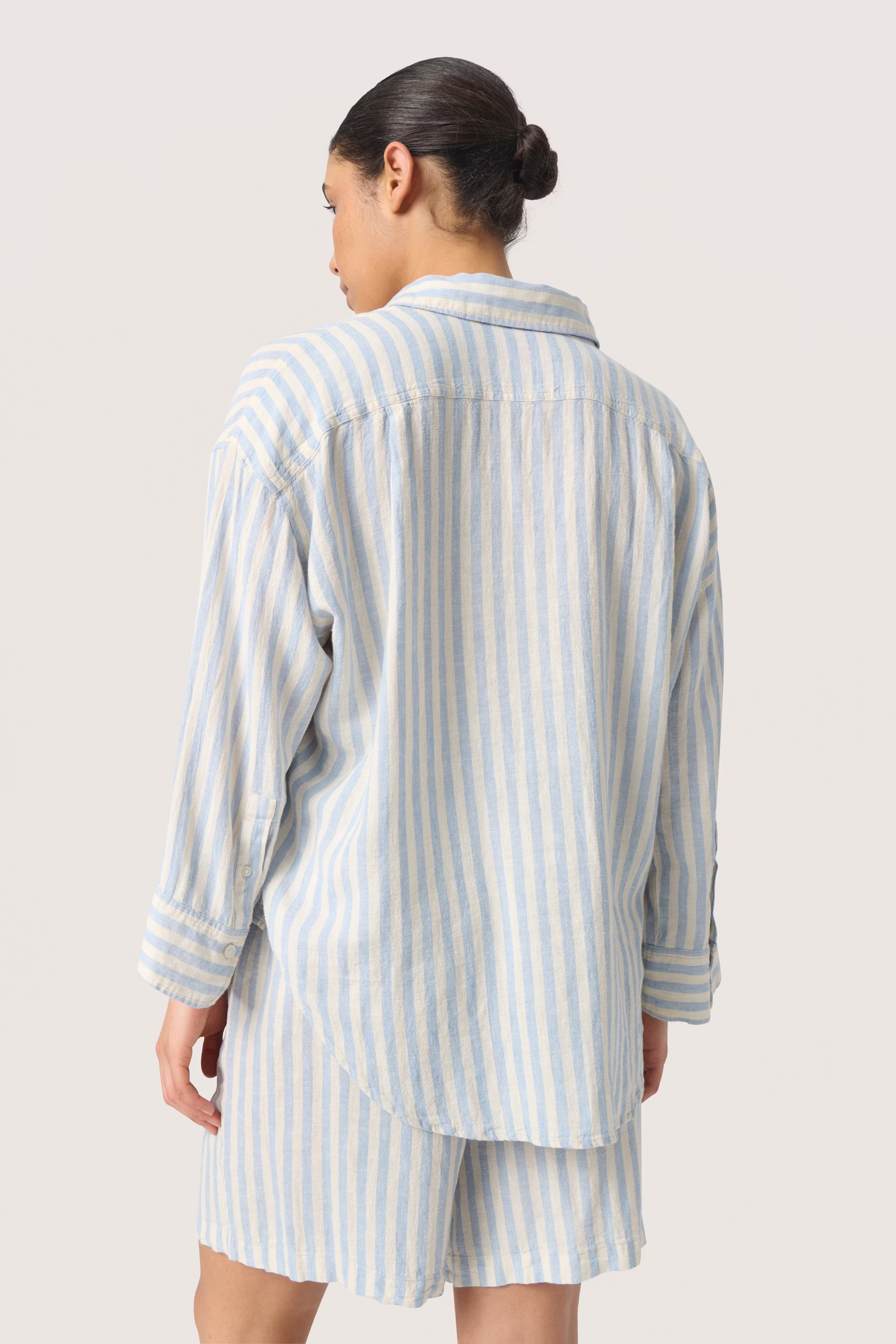 SLBelira Linen Shirt LOOKBOOK BACK 30407416-302865