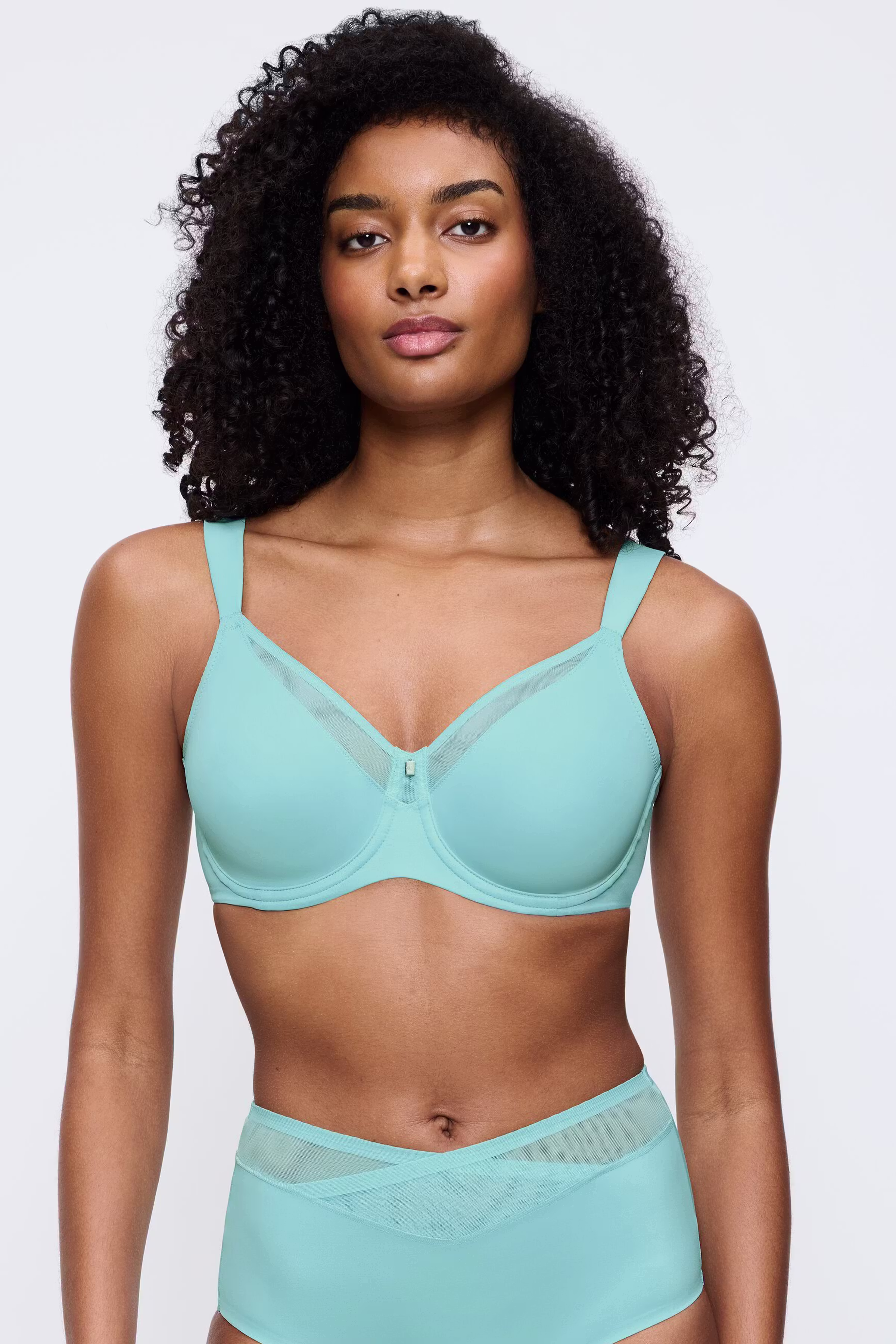 TrueShape BH LOOKBOOK FRONT 40500260-T1780