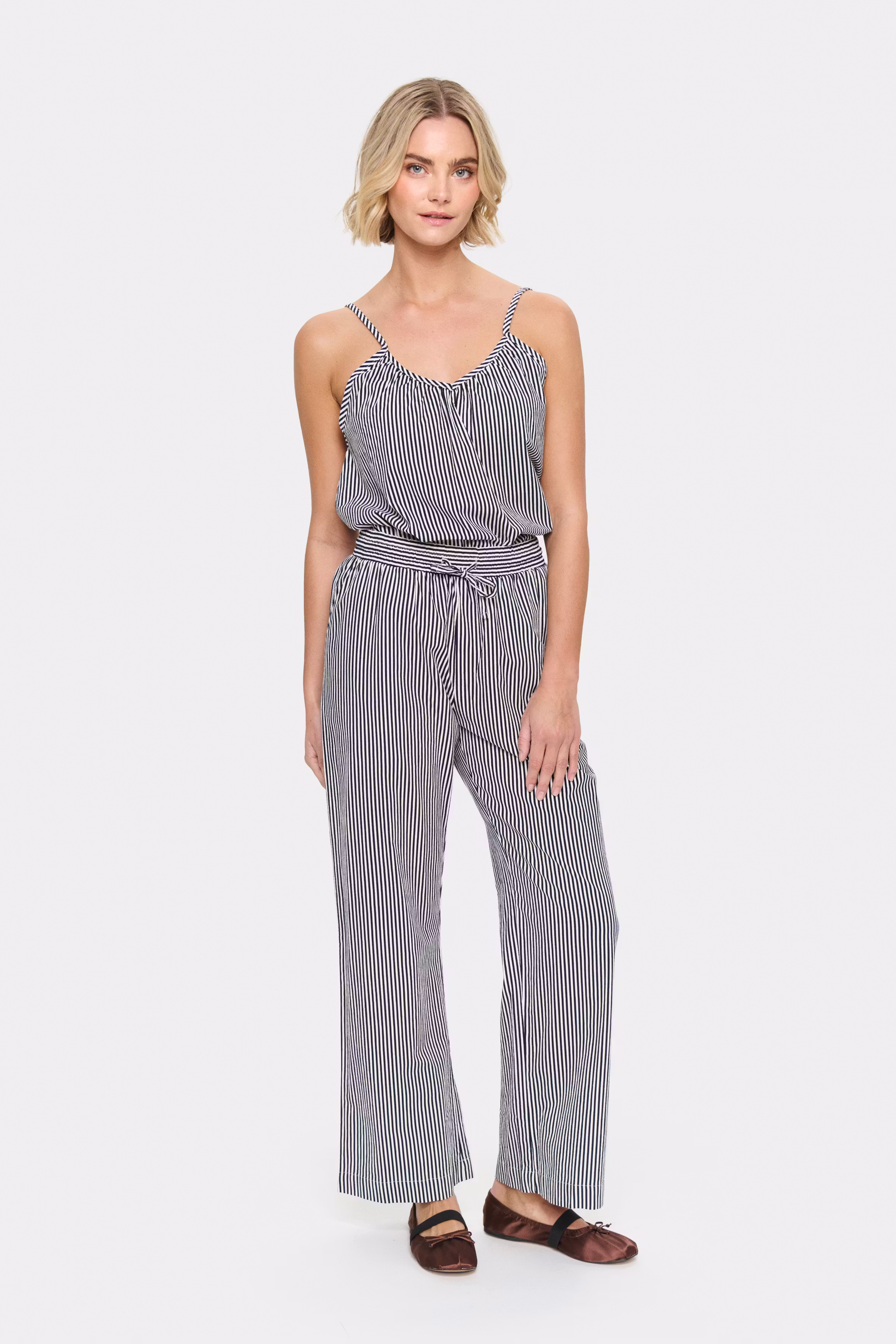 ZalindaSZ Hose LOOKBOOK FRONT 30513892-303492