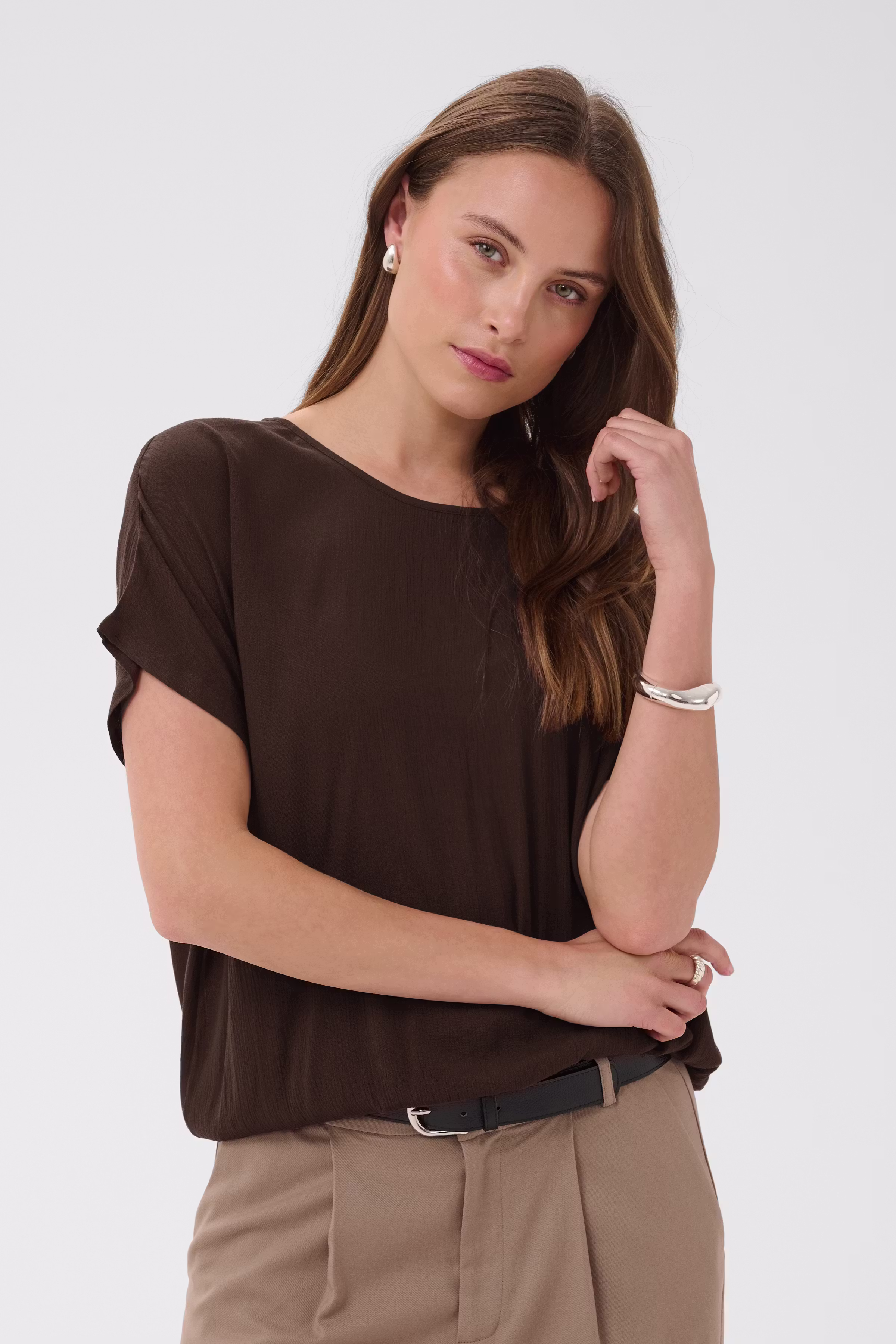 Amber Blouse LOOKBOOK FRONT 10500781-190915