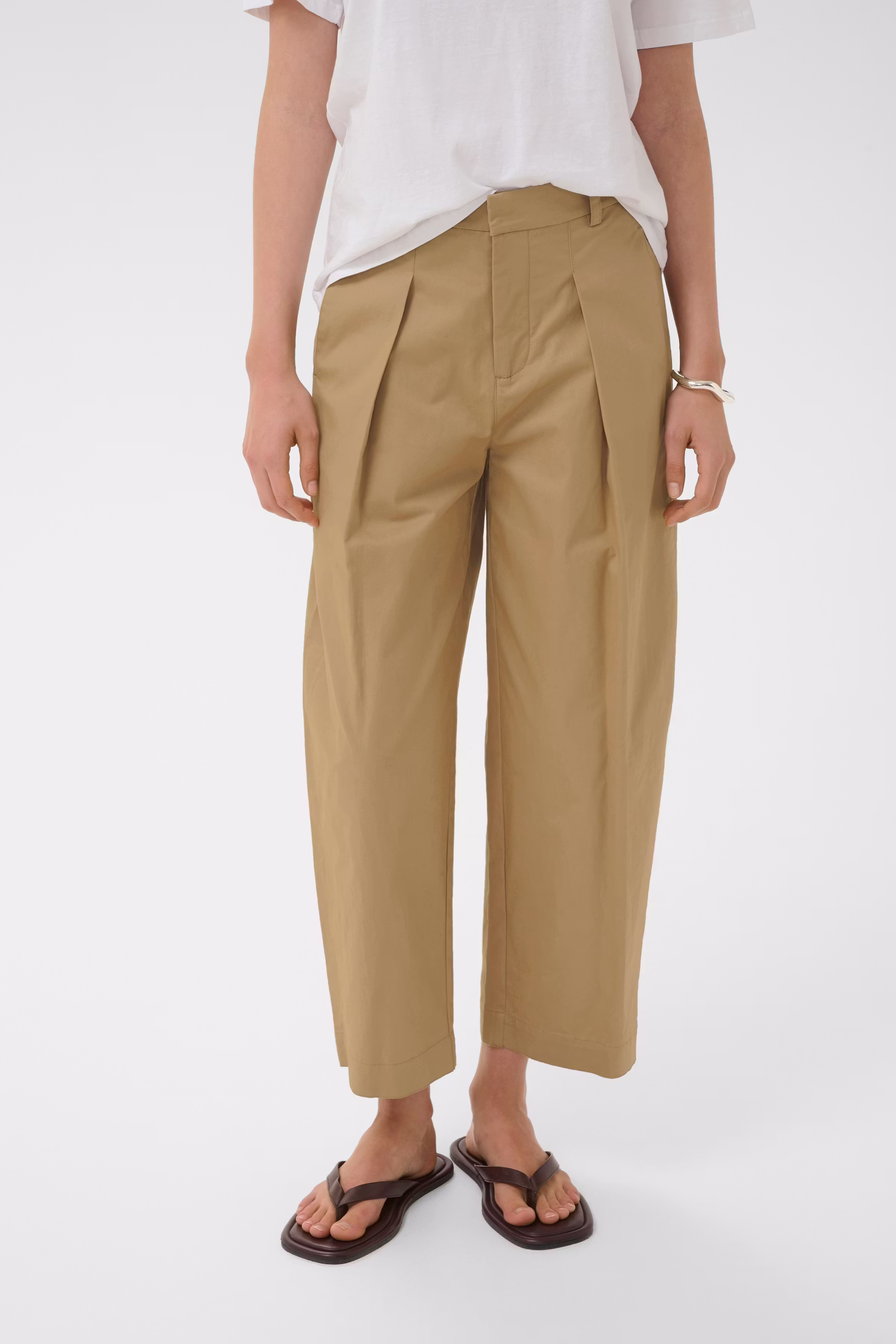 ELVIA Trousers LOOKBOOK FRONT 30112527-161315