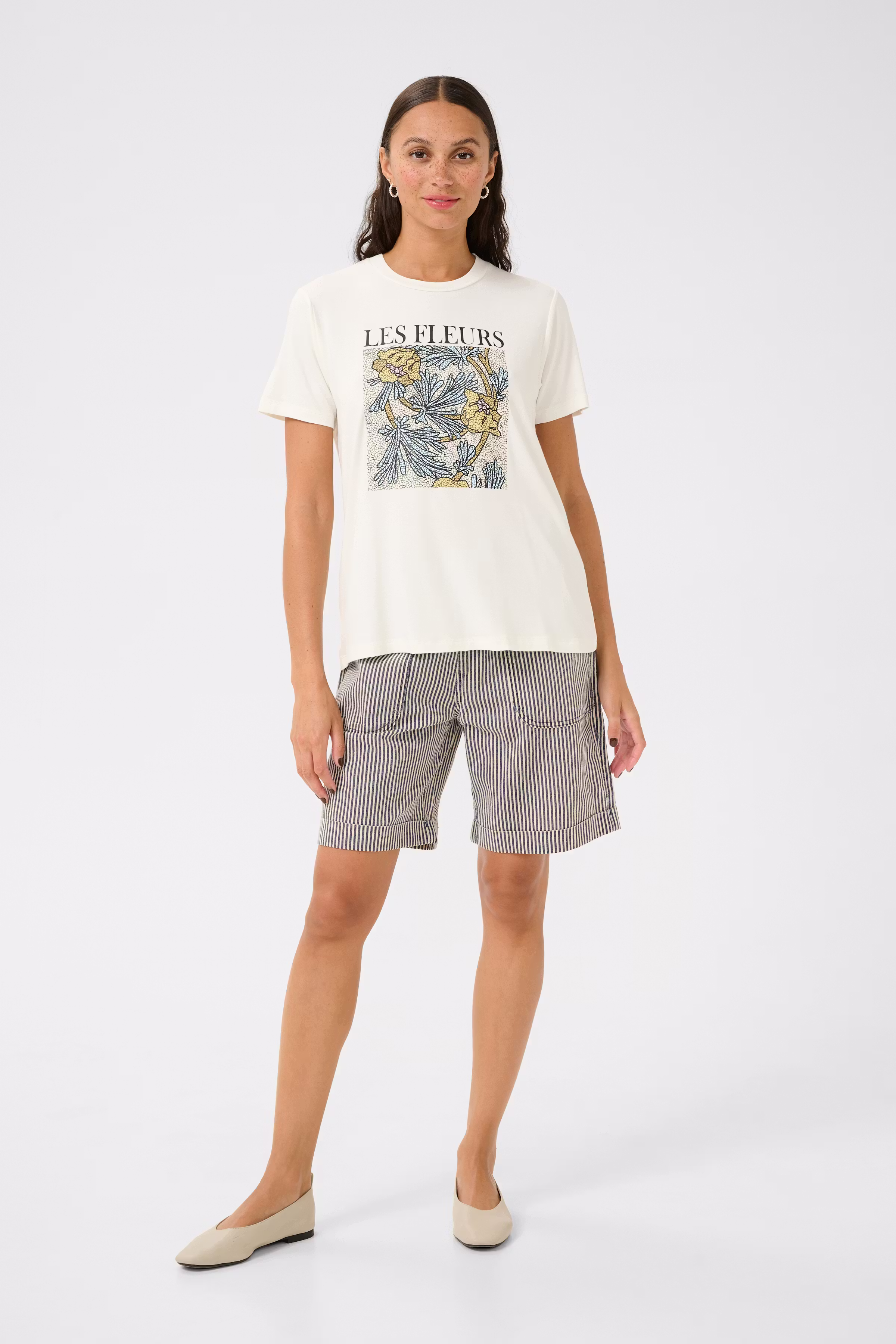 KAjulie T-shirt LOOKBOOK FRONT 10509998-110602