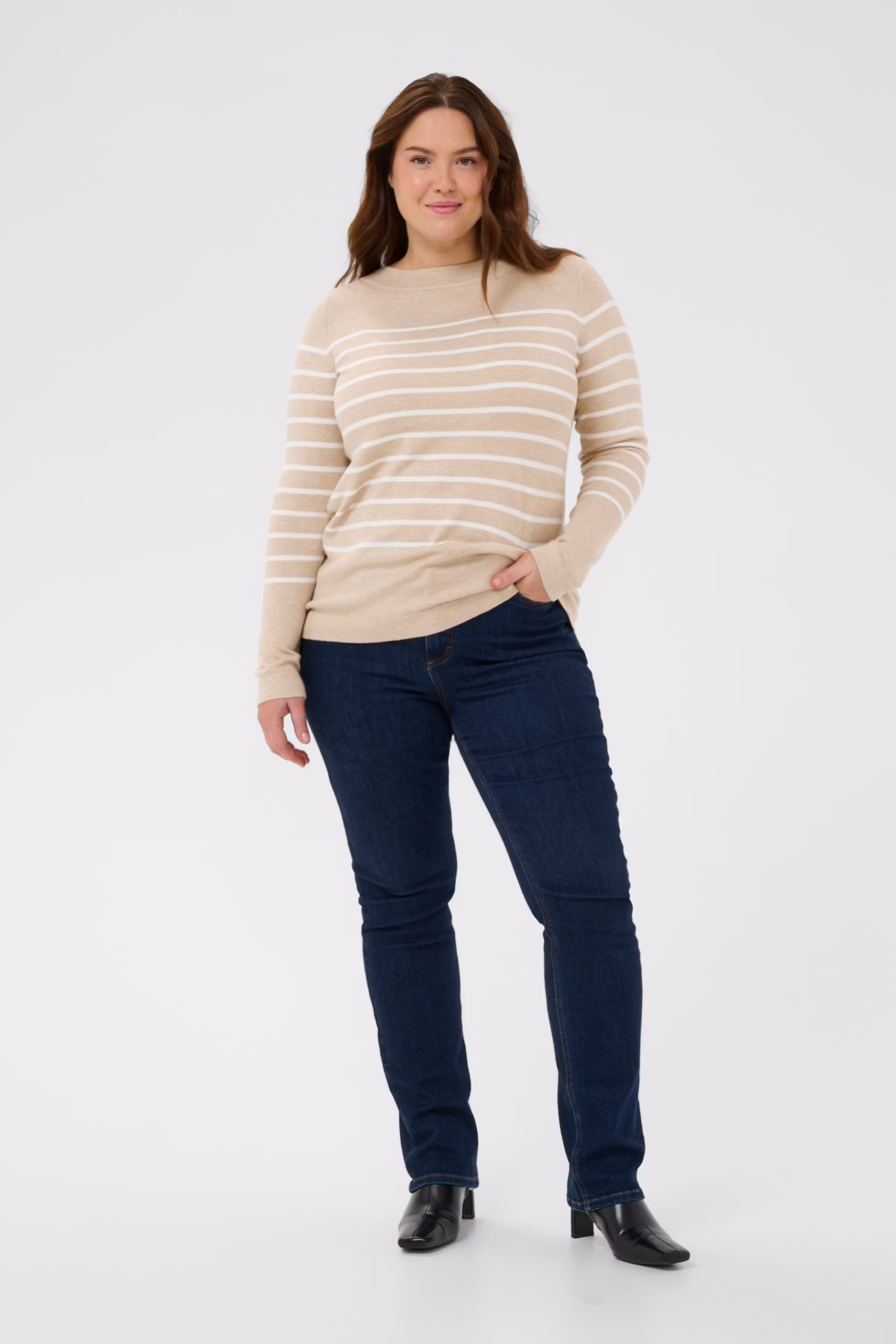 KClizzy Pullover LOOKBOOK FRONT 10583488-107844